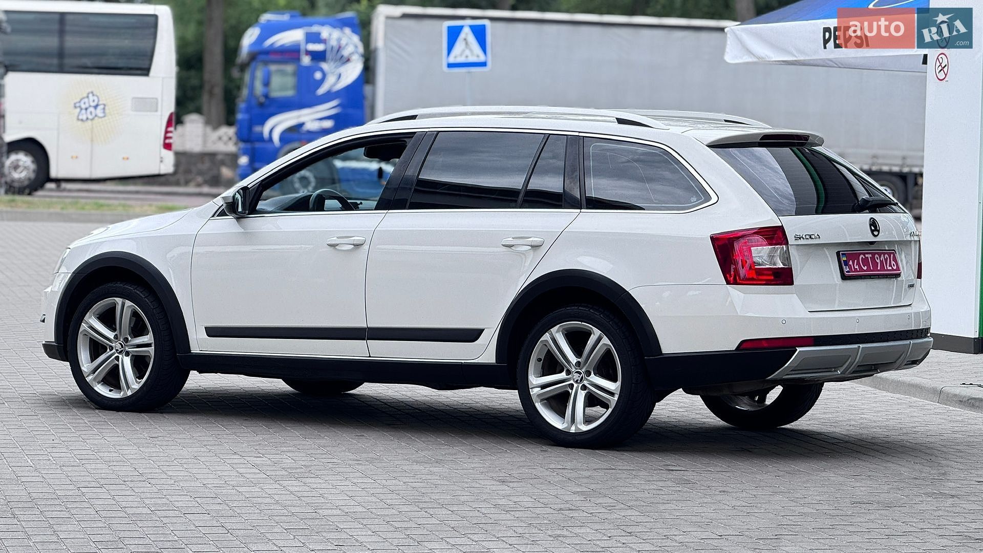 Skoda Octavia Scout 2015 VIN TMBLK9NE4F0226664 фото оголошення 25 з 42