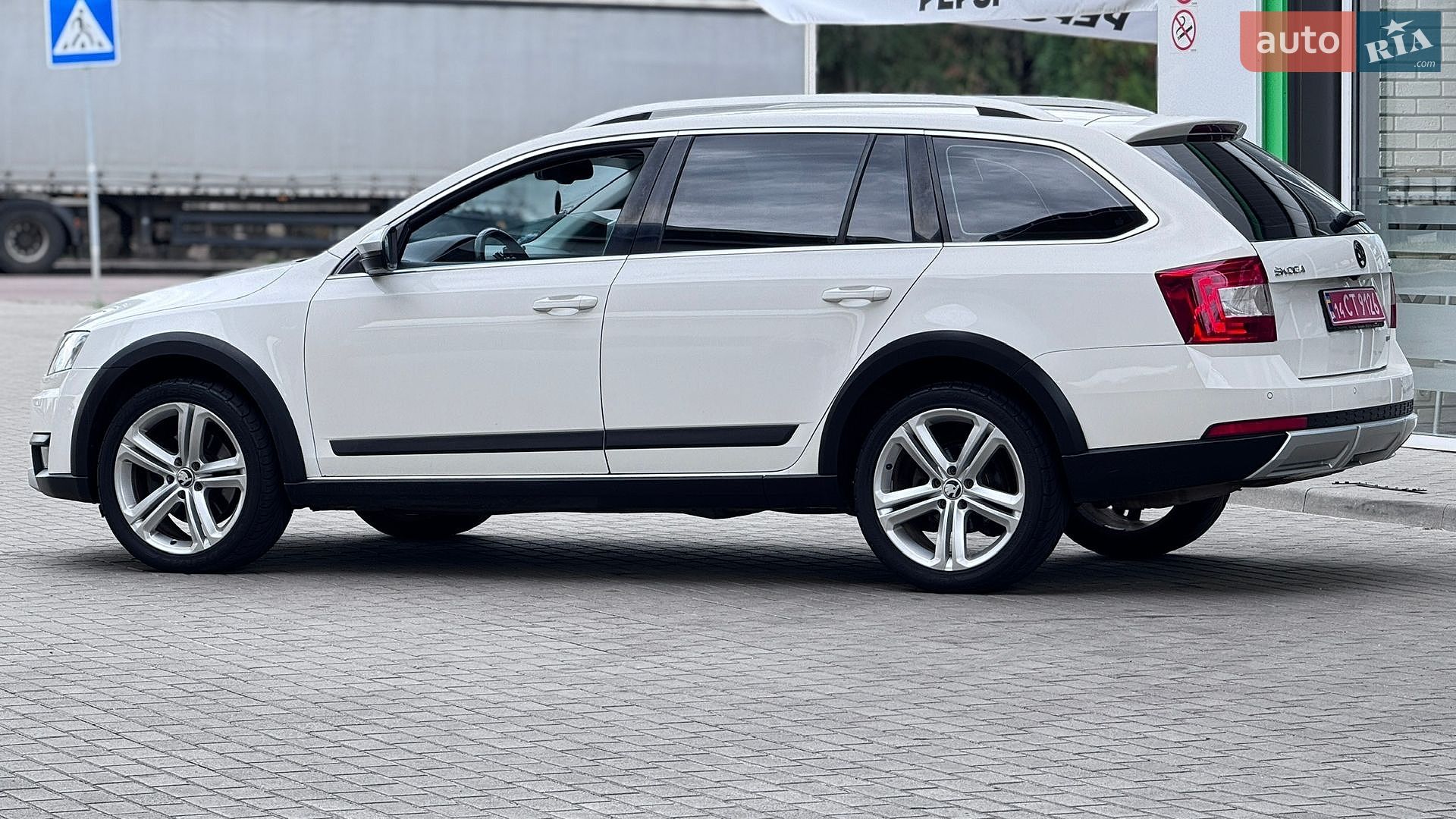 Skoda Octavia Scout 2015 VIN TMBLK9NE4F0226664 фото оголошення 27 з 42
