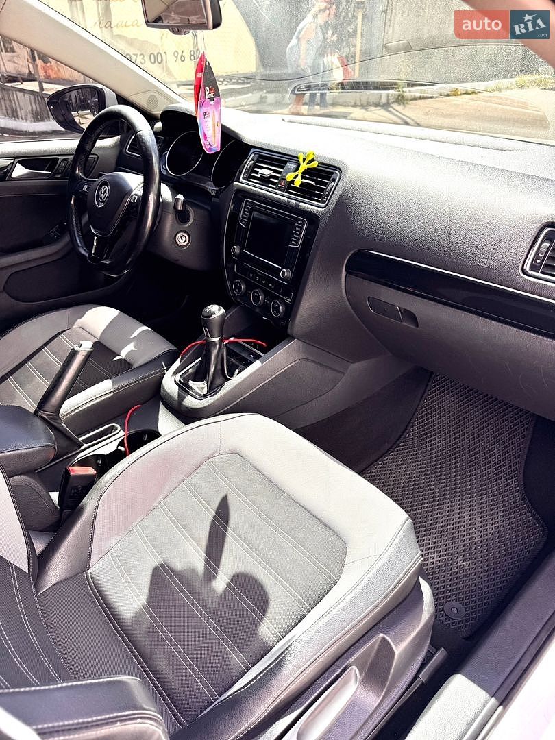 Volkswagen Jetta 2016 VIN WVWZZZ16ZGM016148 фото оголошення 13 з 29