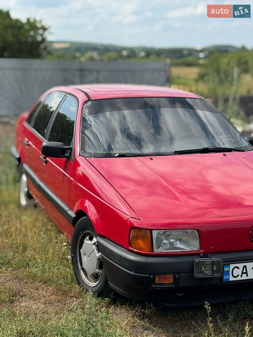 Volkswagen Passat 1992 VIN WVWZZZ31ZNE097428 фото оголошення 3 з 13