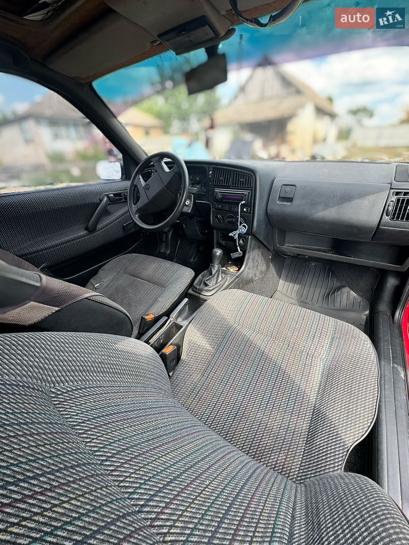 Volkswagen Passat 1992 VIN WVWZZZ31ZNE097428 фото оголошення 8 з 13