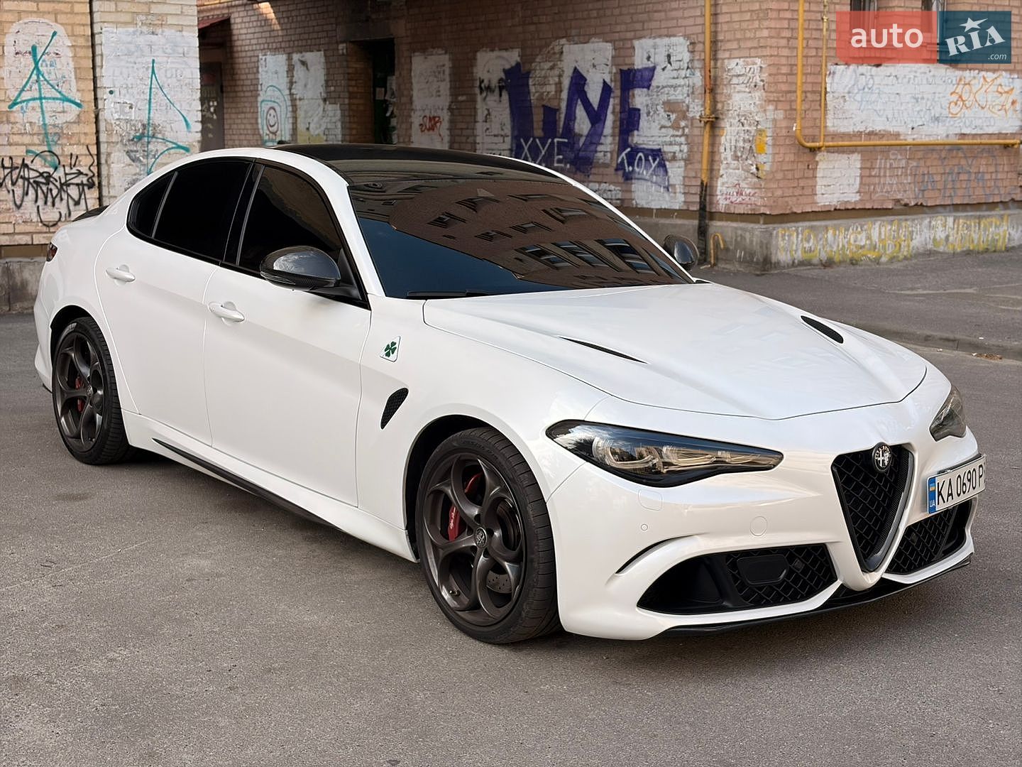 Alfa Romeo Giulia 2018 VIN ZARFAEAV4J7590345 фото оголошення 2 з 28