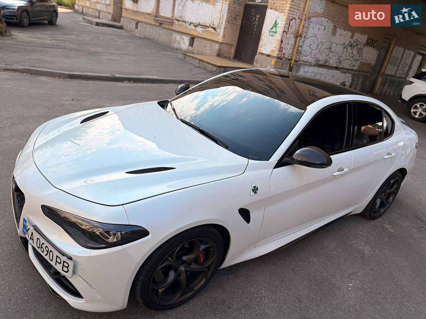 Alfa Romeo Giulia 2018 VIN ZARFAEAV4J7590345 фото оголошення 16 з 28