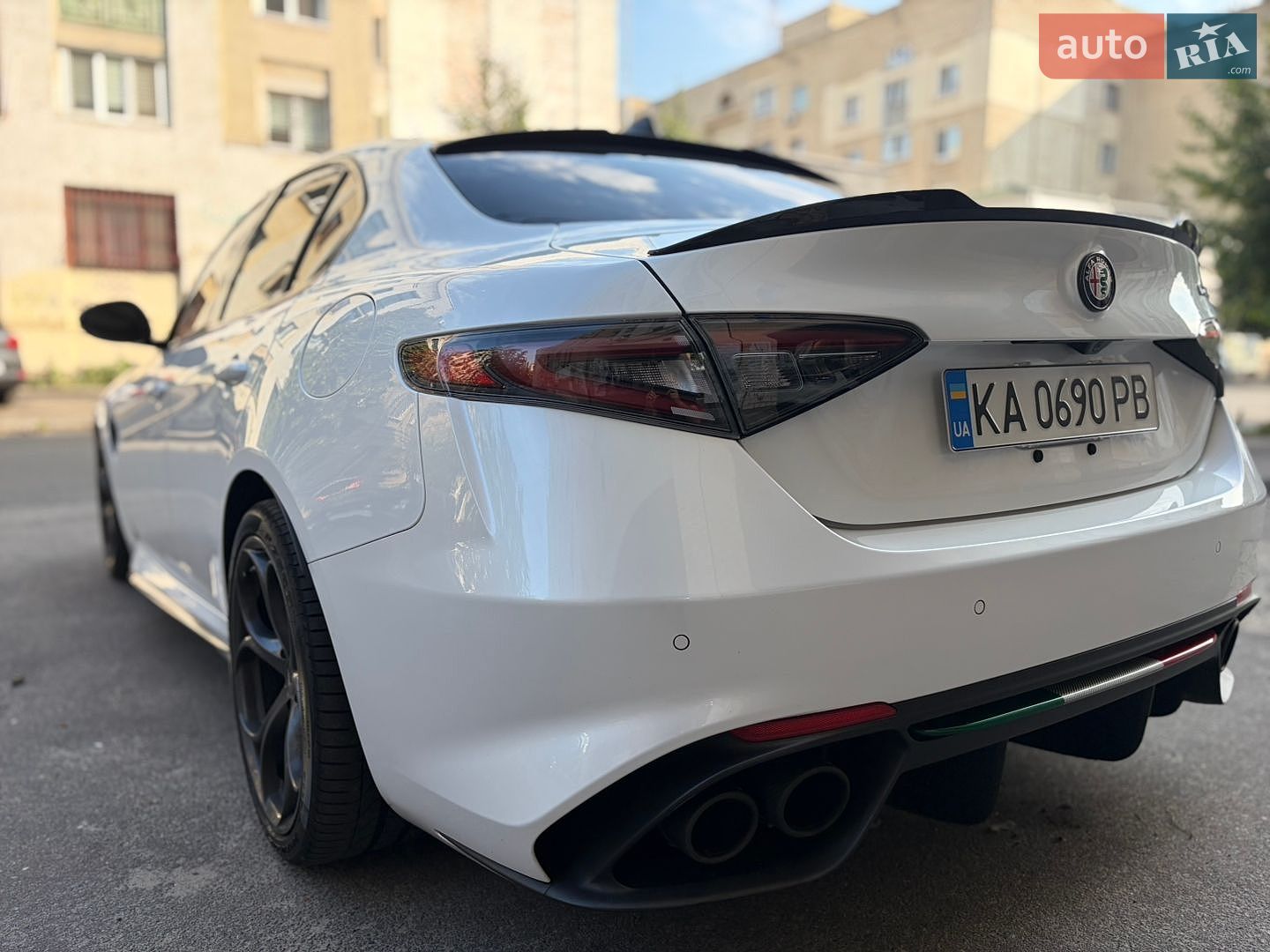 Alfa Romeo Giulia 2018 VIN ZARFAEAV4J7590345 фото оголошення 19 з 28