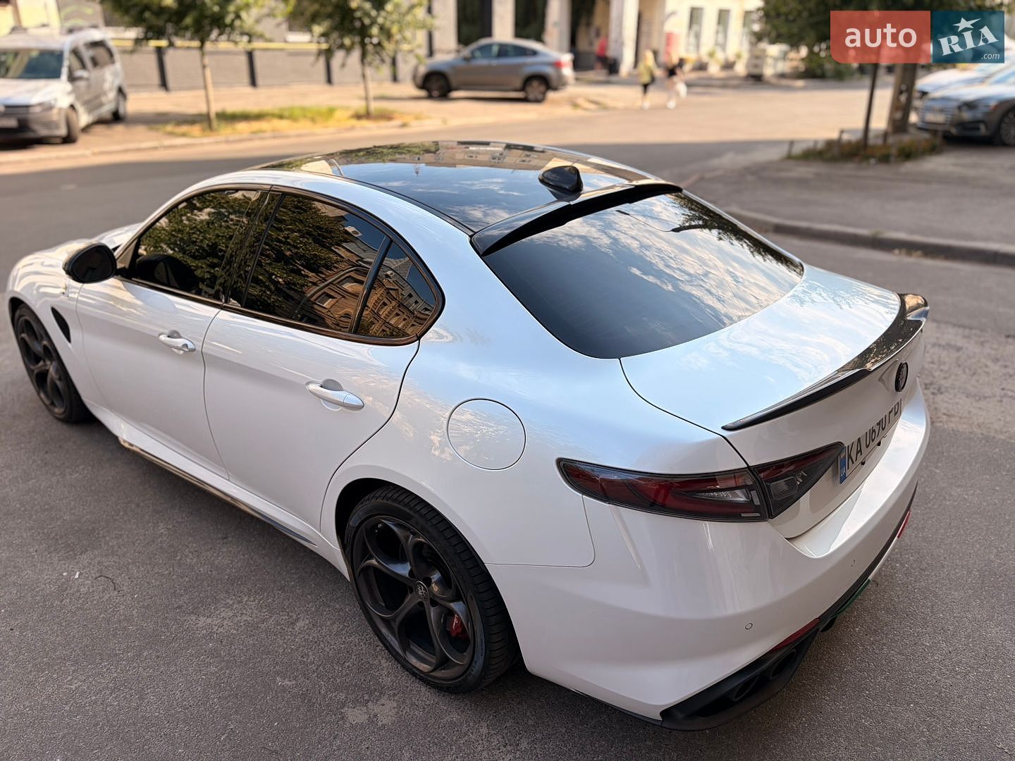 Alfa Romeo Giulia 2018 VIN ZARFAEAV4J7590345 фото оголошення 21 з 28
