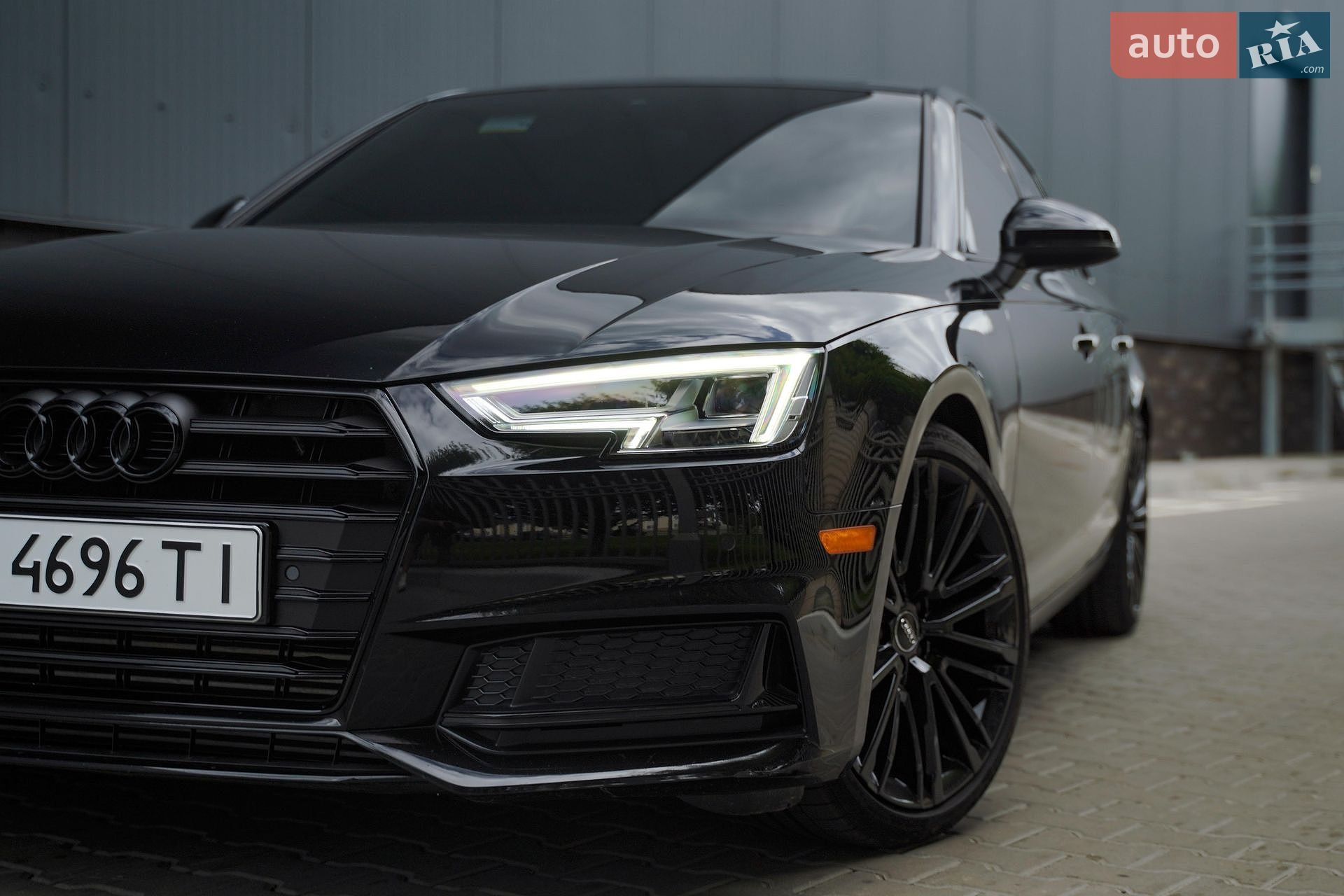 Audi A4 2019 VIN WAUHMAF41KA062623 фото оголошення 9 з 23