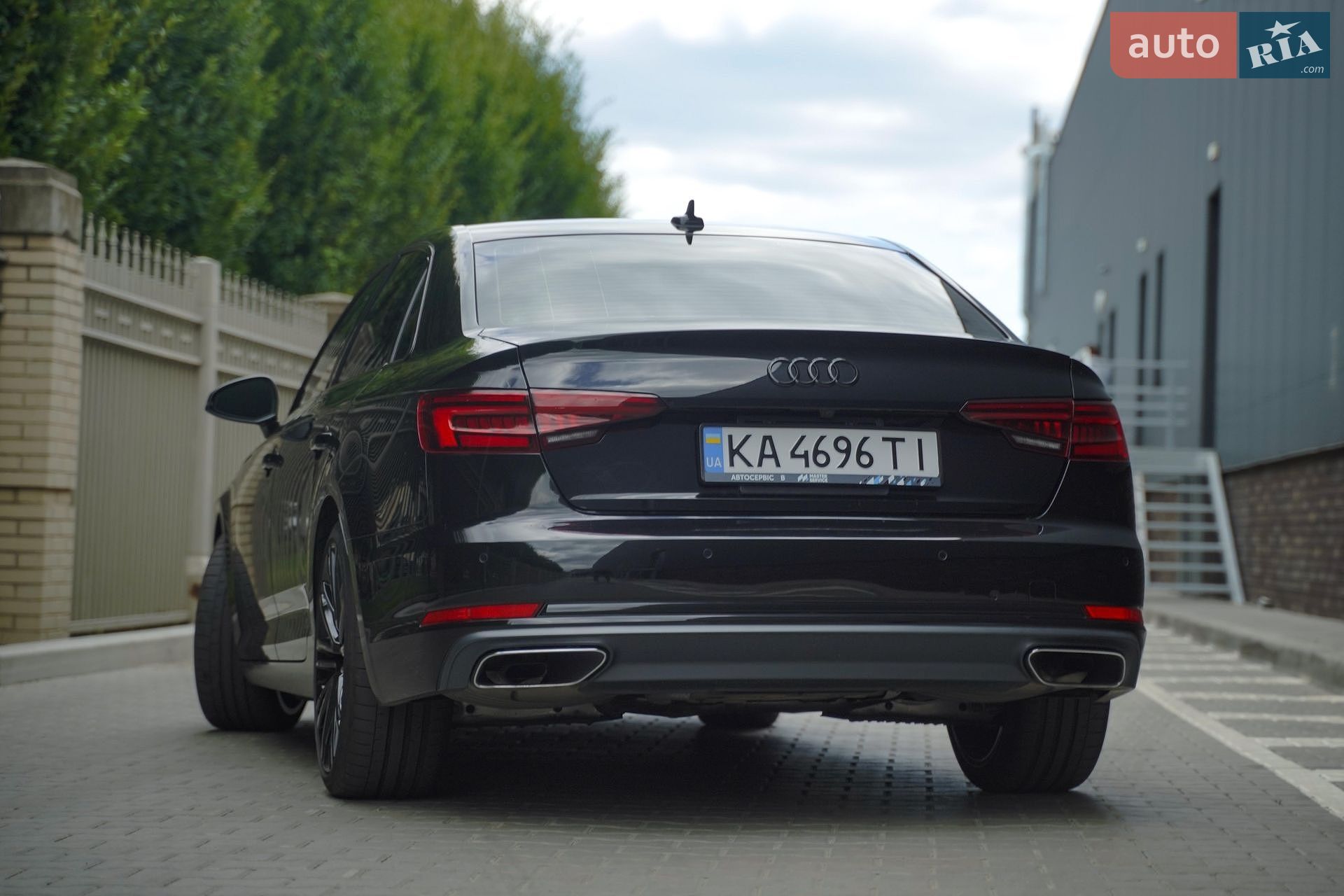 Audi A4 2019 VIN WAUHMAF41KA062623 фото оголошення 7 з 23