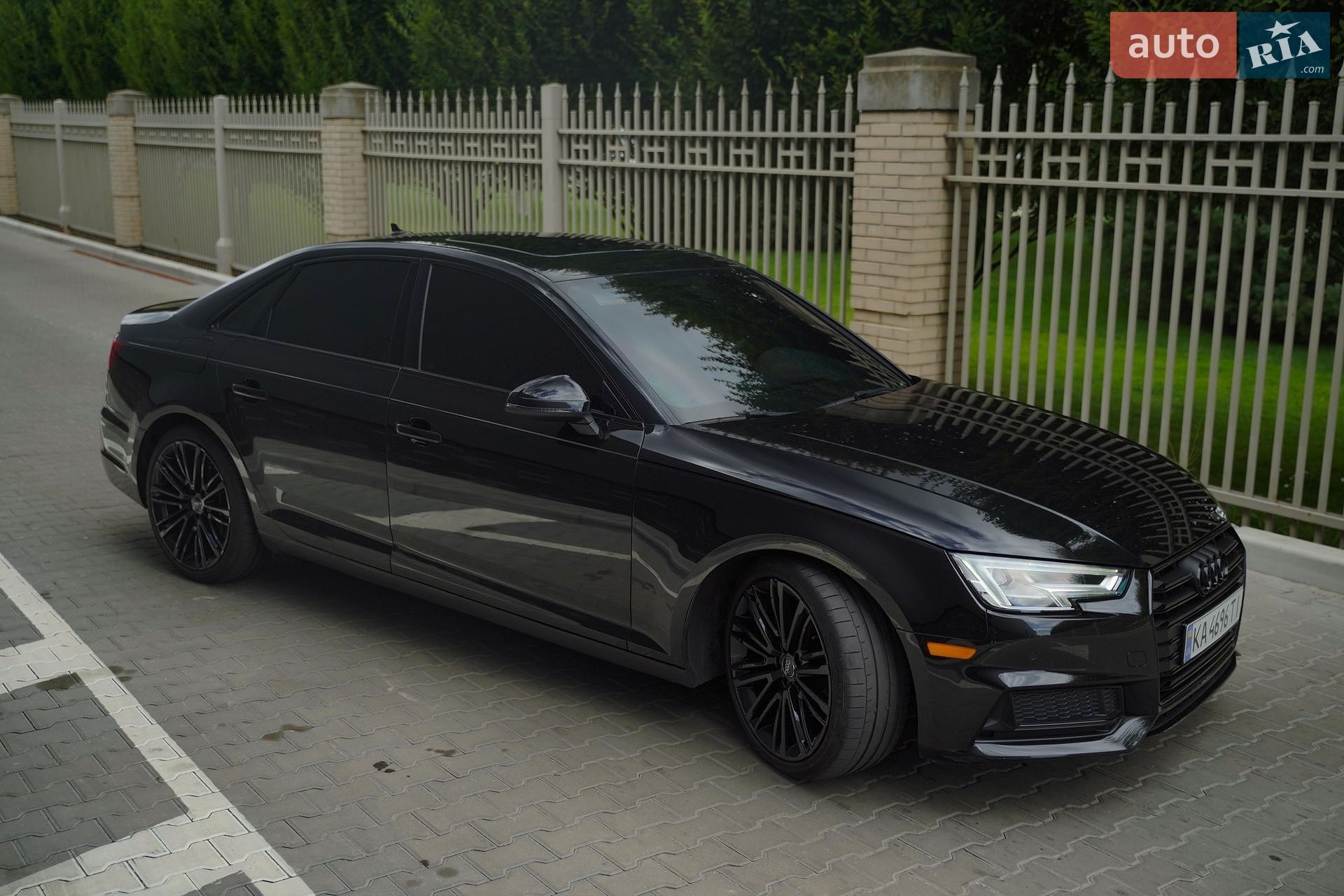 Audi A4 2019 VIN WAUHMAF41KA062623 фото оголошення 4 з 23