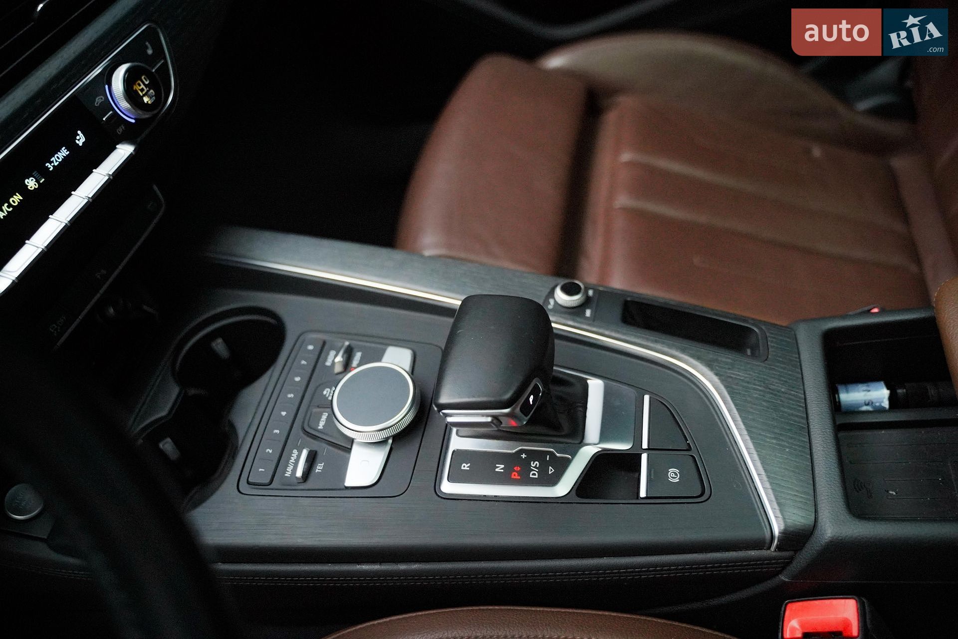 Audi A4 2019 VIN WAUHMAF41KA062623 фото оголошення 17 з 23
