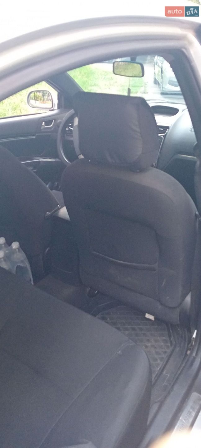 Geely Emgrand 7 (EC7) 2013 VIN Y7WFE1000D0022231 фото оголошення 8 з 10