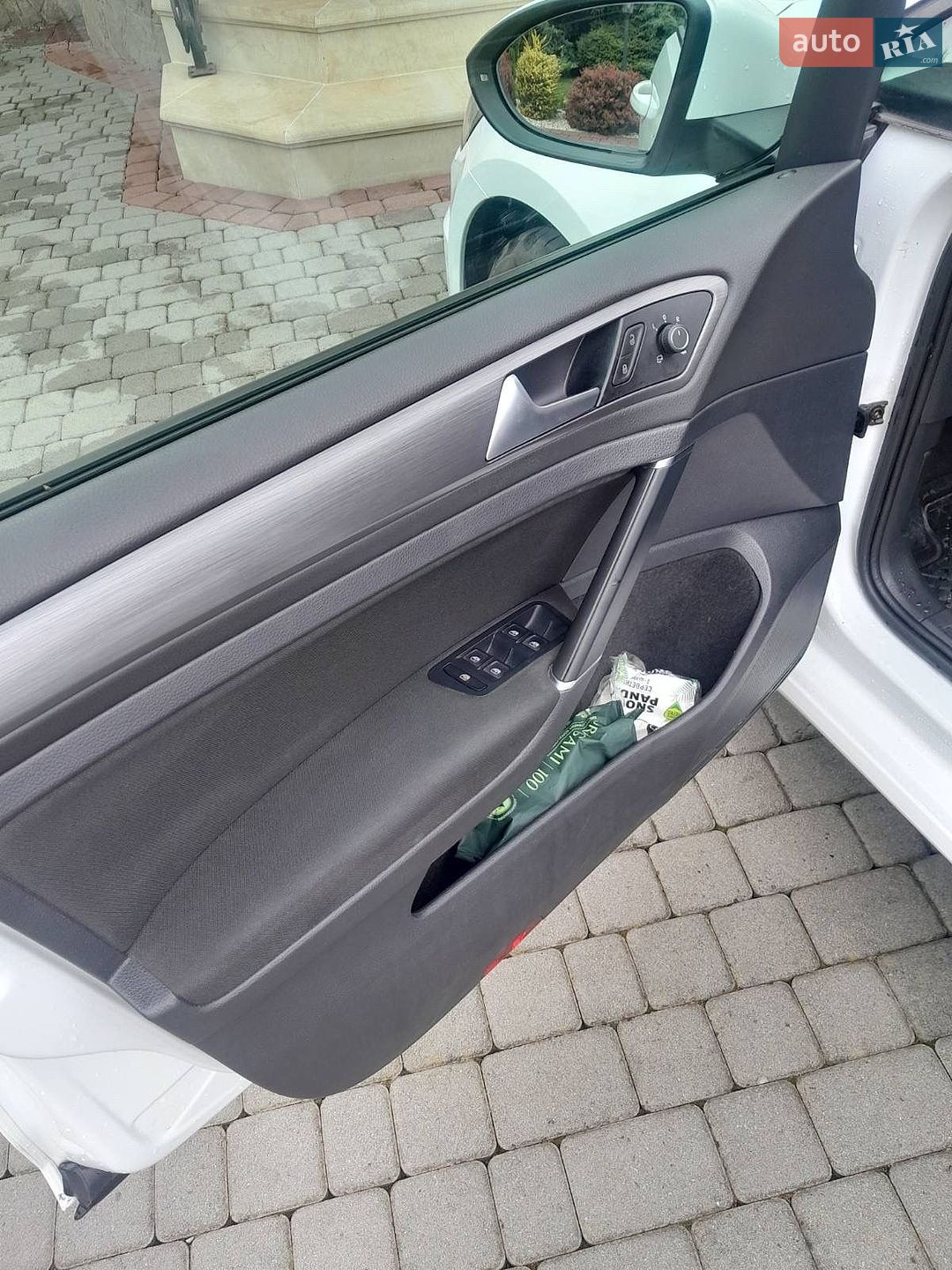 Volkswagen e-Golf 2017 VIN WVWZZZAUZJW900696 фото оголошення 8 з 10