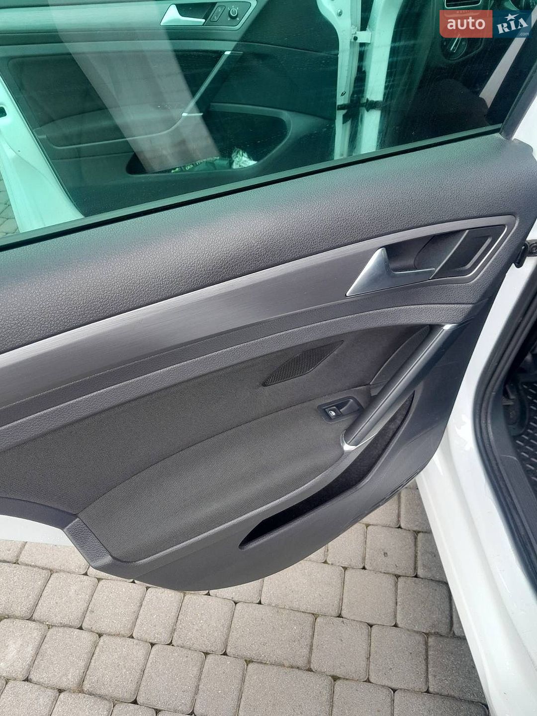 Volkswagen e-Golf 2017 VIN WVWZZZAUZJW900696 фото оголошення 7 з 10