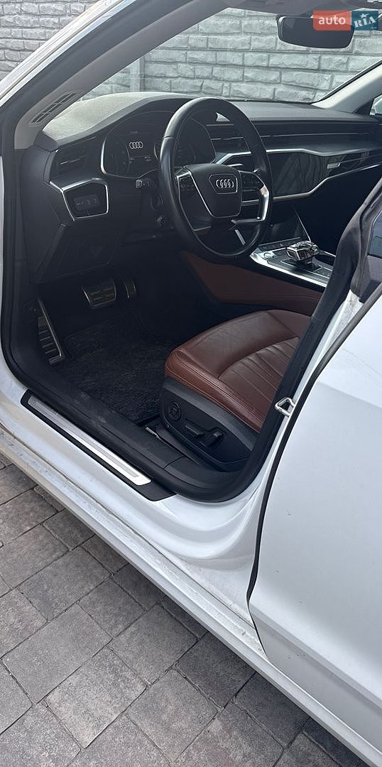 Audi A7 Sportback 2019 VIN WAUZZZF29LN032329 фото оголошення 8 з 13