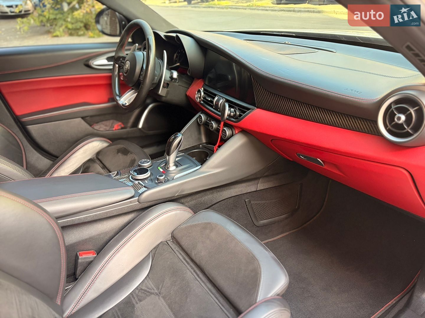 Alfa Romeo Giulia 2018 VIN ZARFAEAV4J7590345 фото оголошення 28 з 28
