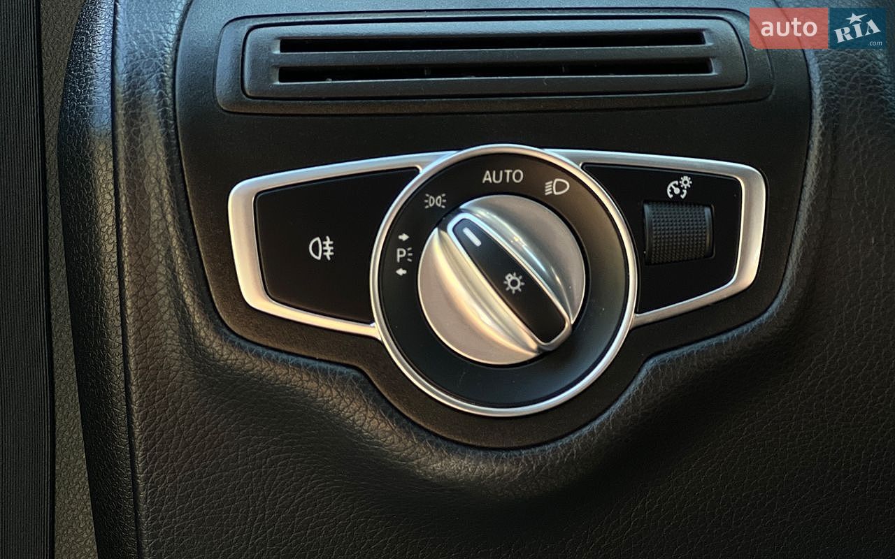 Mercedes-Benz GLC-Class 2019 VIN WDC0J8EBXLF673525 фото оголошення 25 з 37