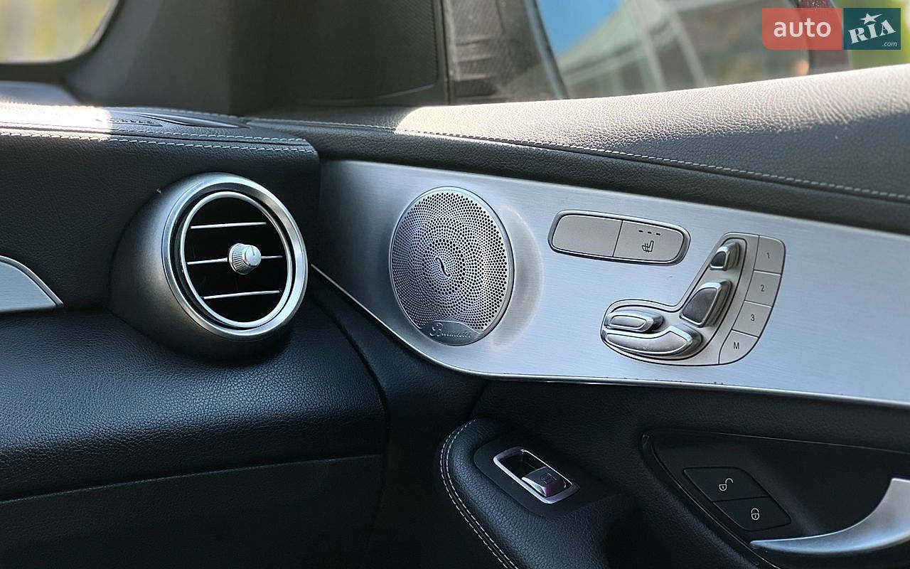 Mercedes-Benz GLC-Class 2019 VIN WDC0J8EBXLF673525 фото оголошення 27 з 37