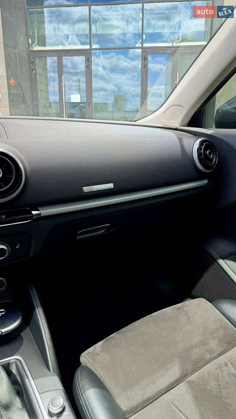 Audi A3 2016 VIN WAUZZZ8VXHA001029 фото оголошення 15 з 30