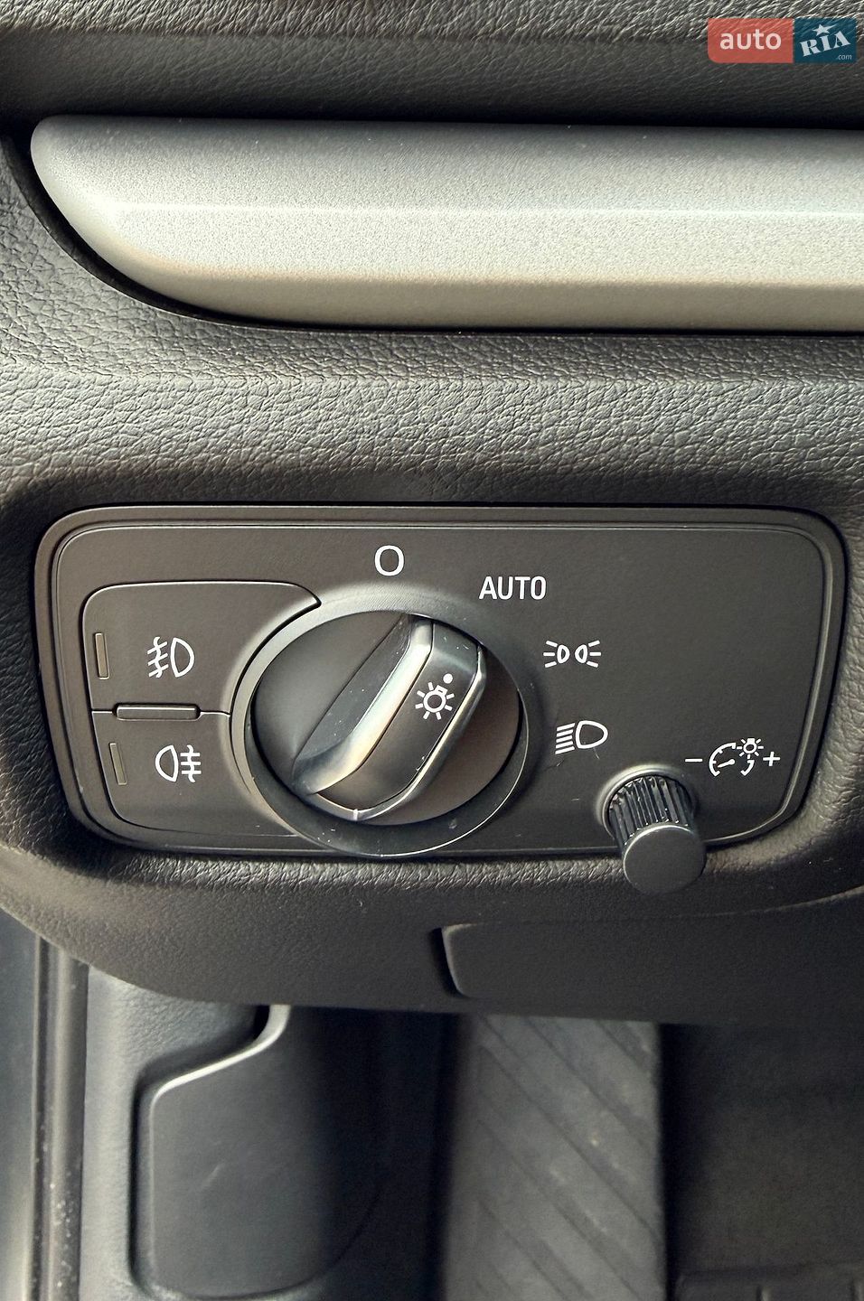 Audi A3 2016 VIN WAUZZZ8VXHA001029 фото оголошення 19 з 30