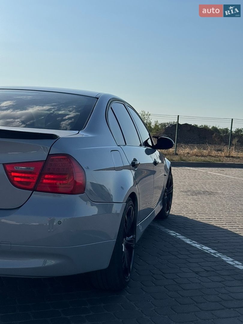BMW 3 Series 2005 VIN WBAVC310X0PS39685 фото оголошення 9 з 20