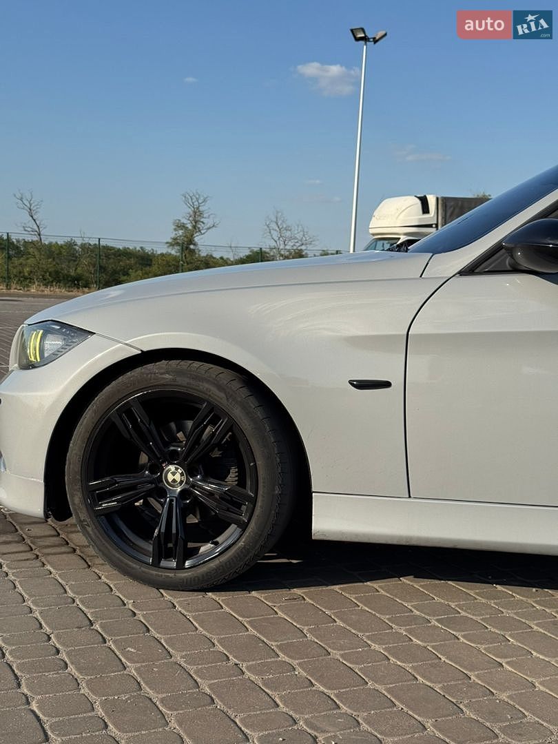 BMW 3 Series 2005 VIN WBAVC310X0PS39685 фото оголошення 4 з 20