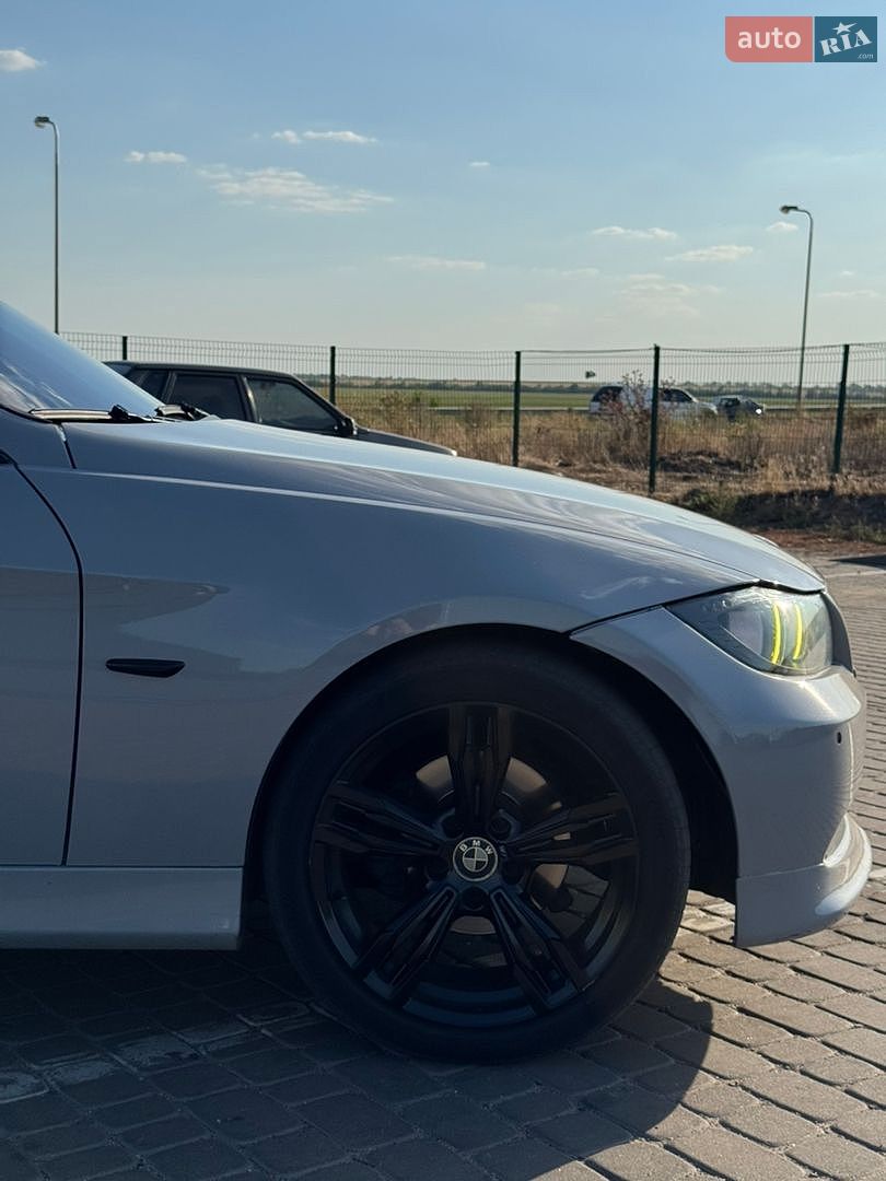 BMW 3 Series 2005 VIN WBAVC310X0PS39685 фото оголошення 12 з 20