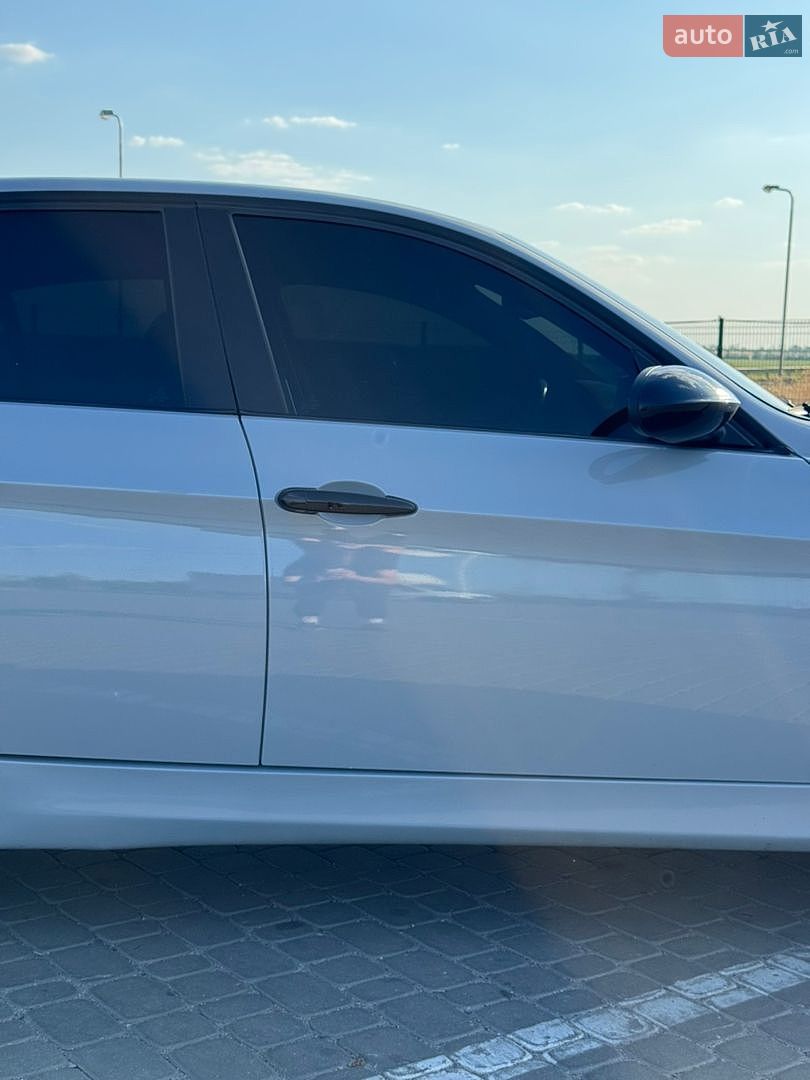 BMW 3 Series 2005 VIN WBAVC310X0PS39685 фото оголошення 11 з 20