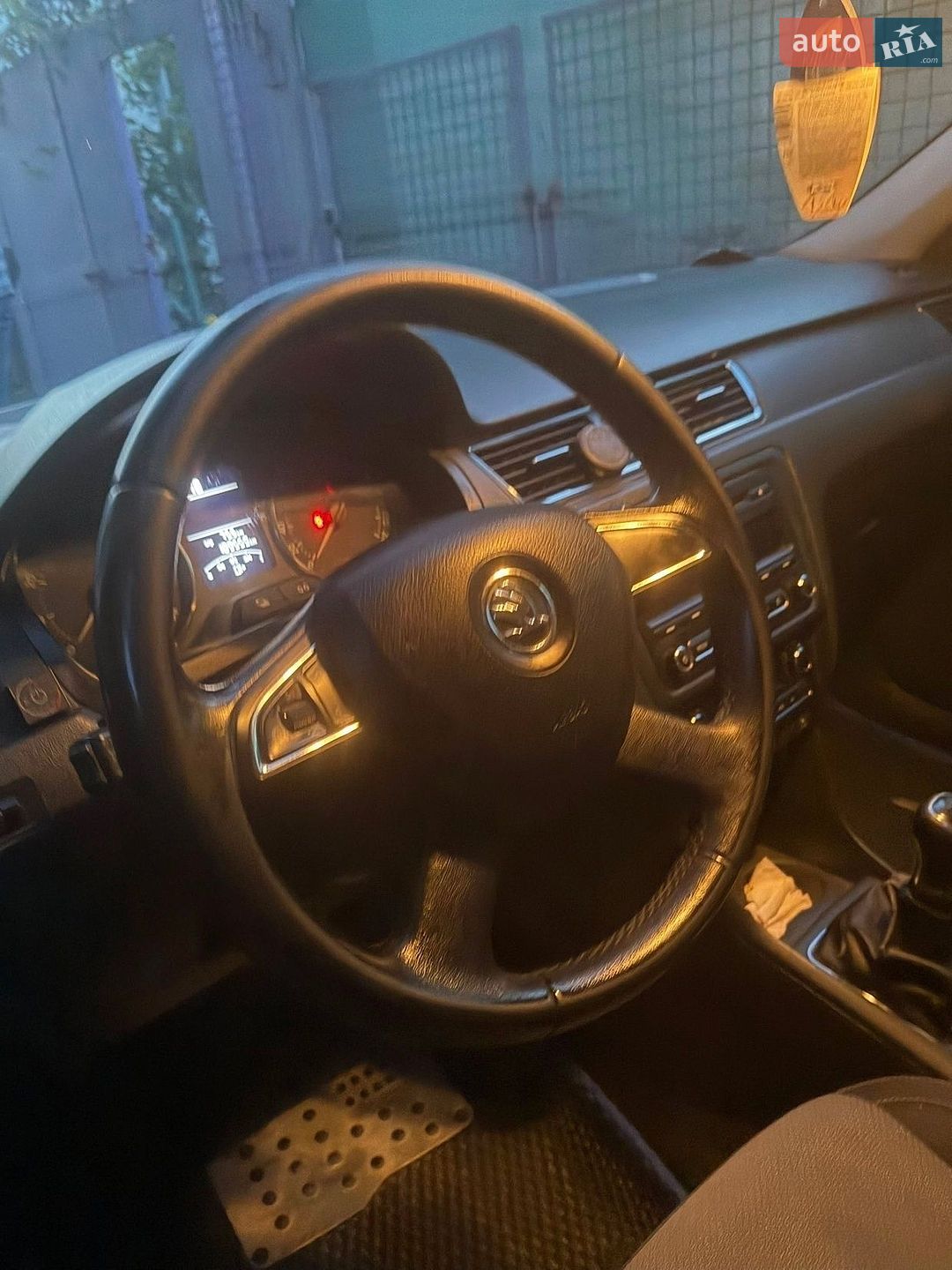 Skoda Rapid 2013 VIN TMBAD4NH3DB101008 фото оголошення 5 з 10