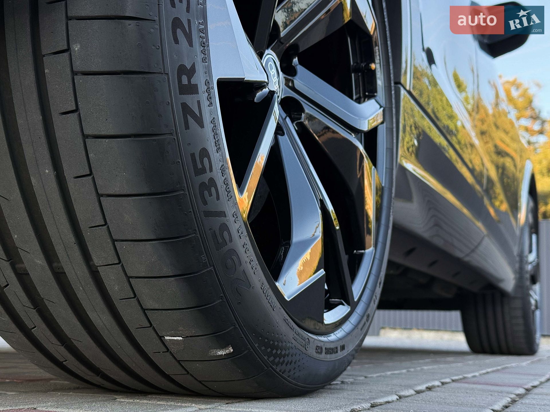 Audi RS Q8 2021 VIN WUAZZZF12ND003535 фото оголошення 27 з 139