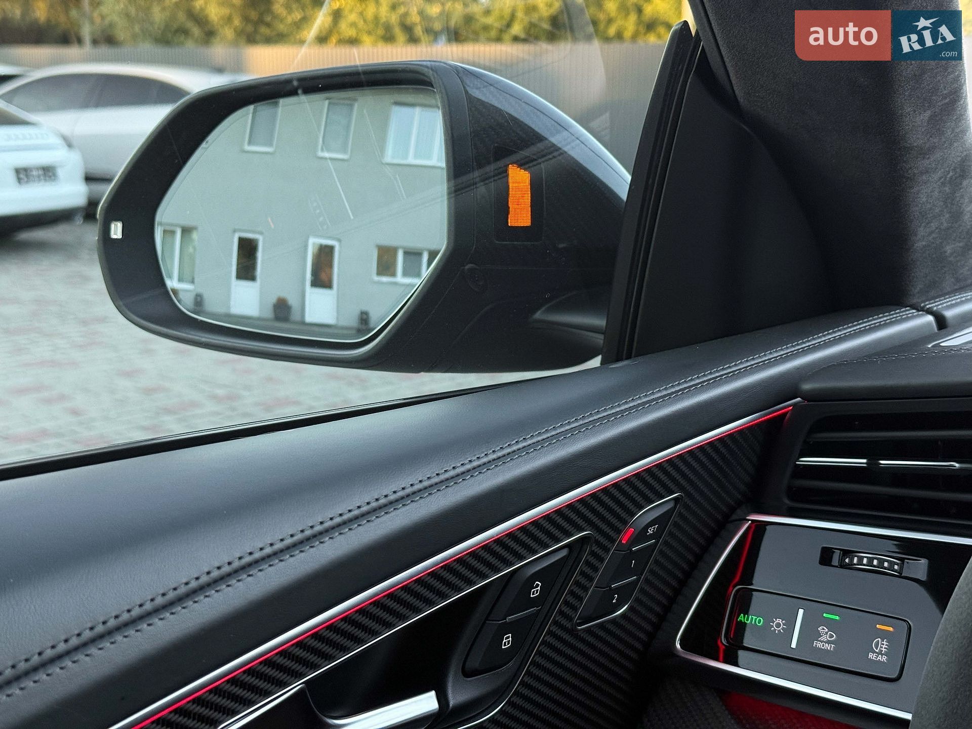 Audi RS Q8 2021 VIN WUAZZZF12ND003535 фото оголошення 34 з 139