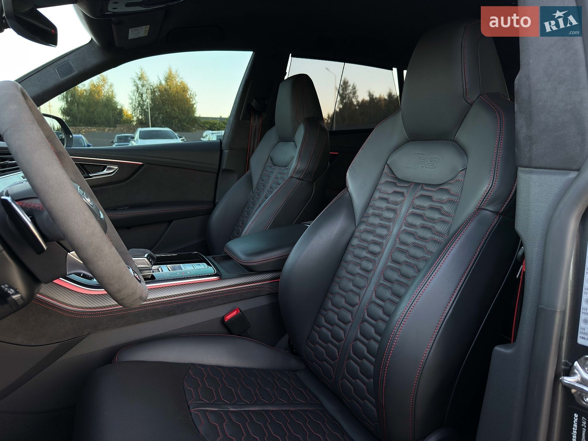 Audi RS Q8 2021 VIN WUAZZZF12ND003535 фото оголошення 40 з 139