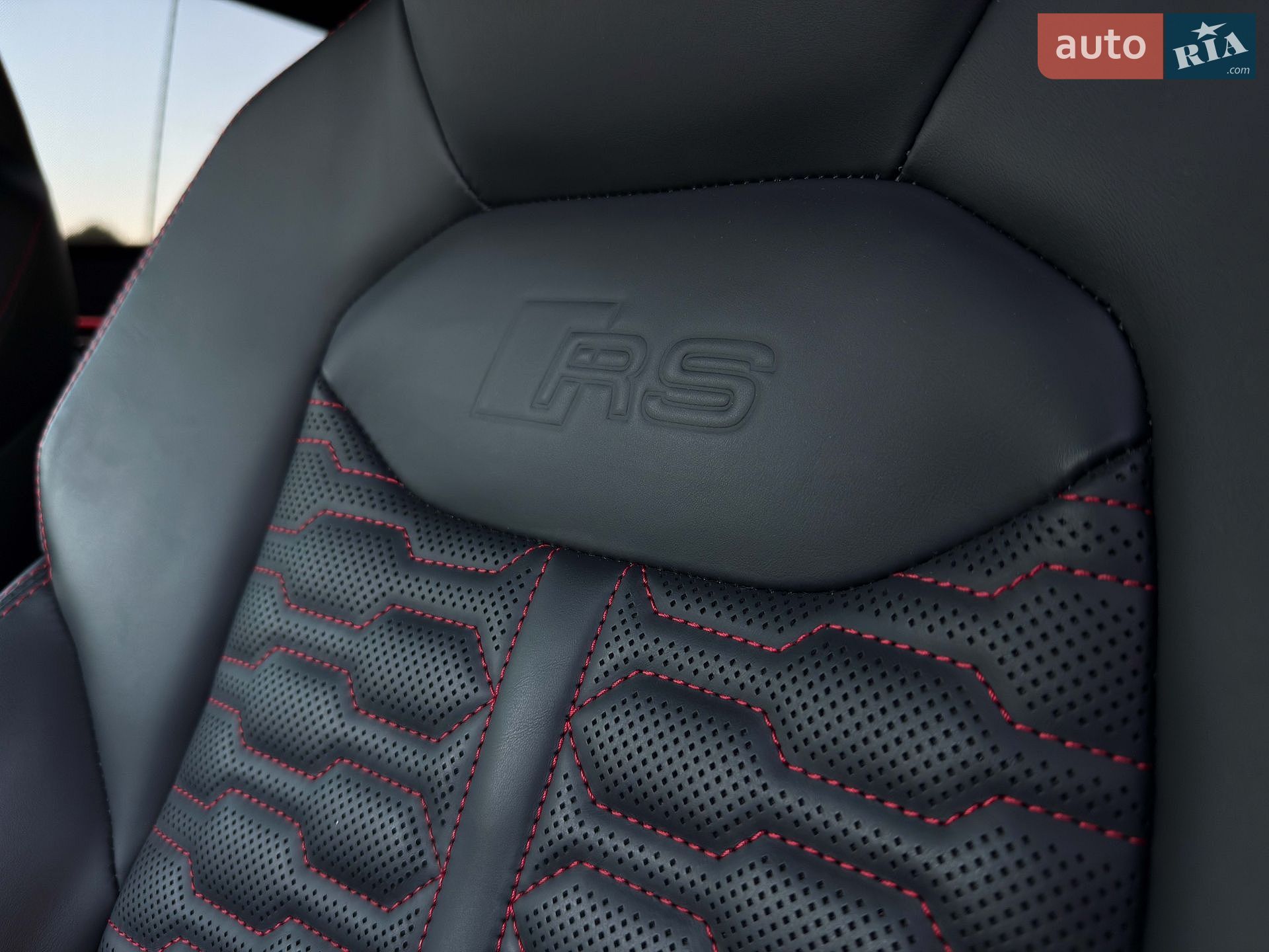 Audi RS Q8 2021 VIN WUAZZZF12ND003535 фото оголошення 42 з 139