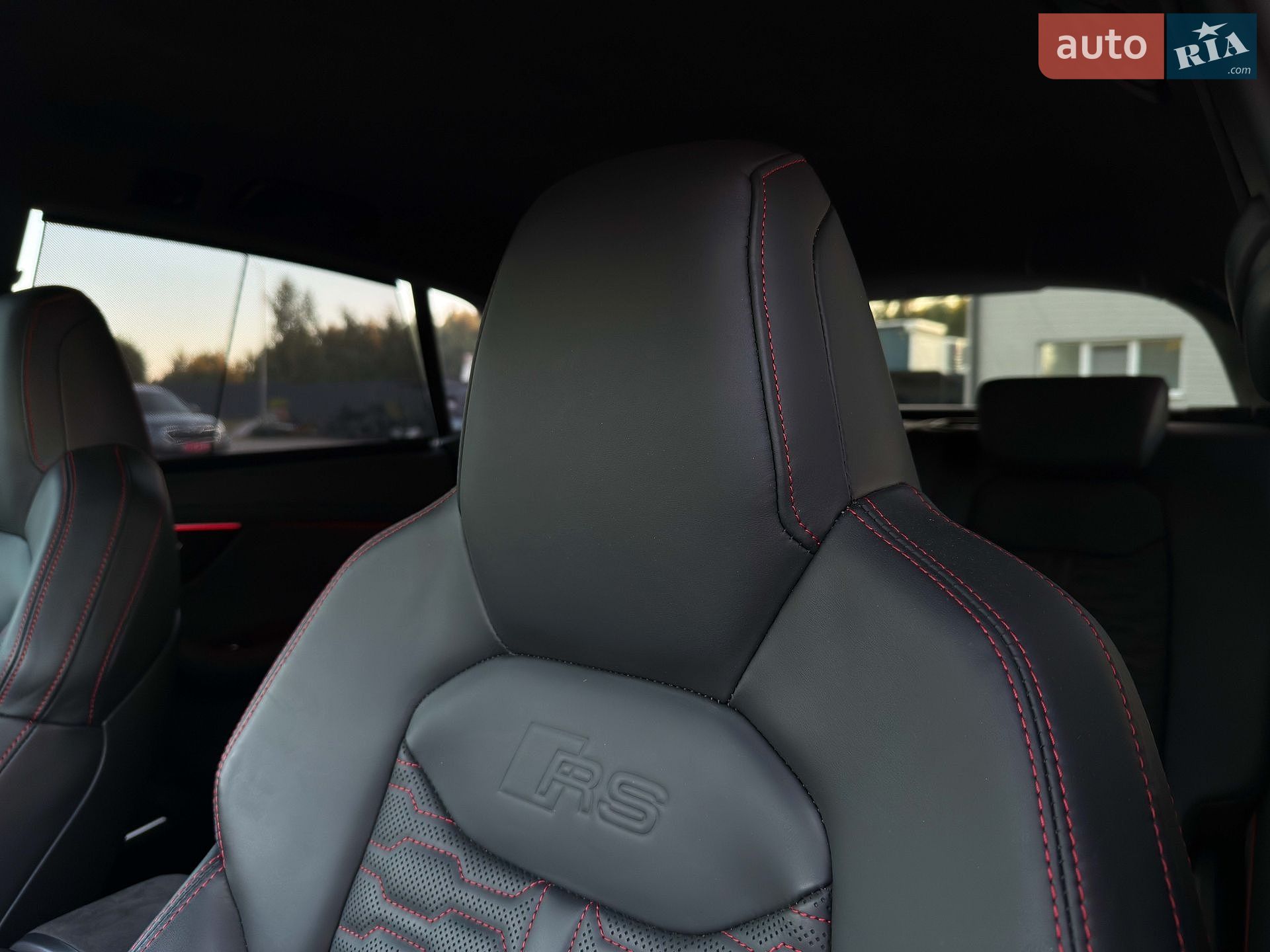 Audi RS Q8 2021 VIN WUAZZZF12ND003535 фото оголошення 41 з 139