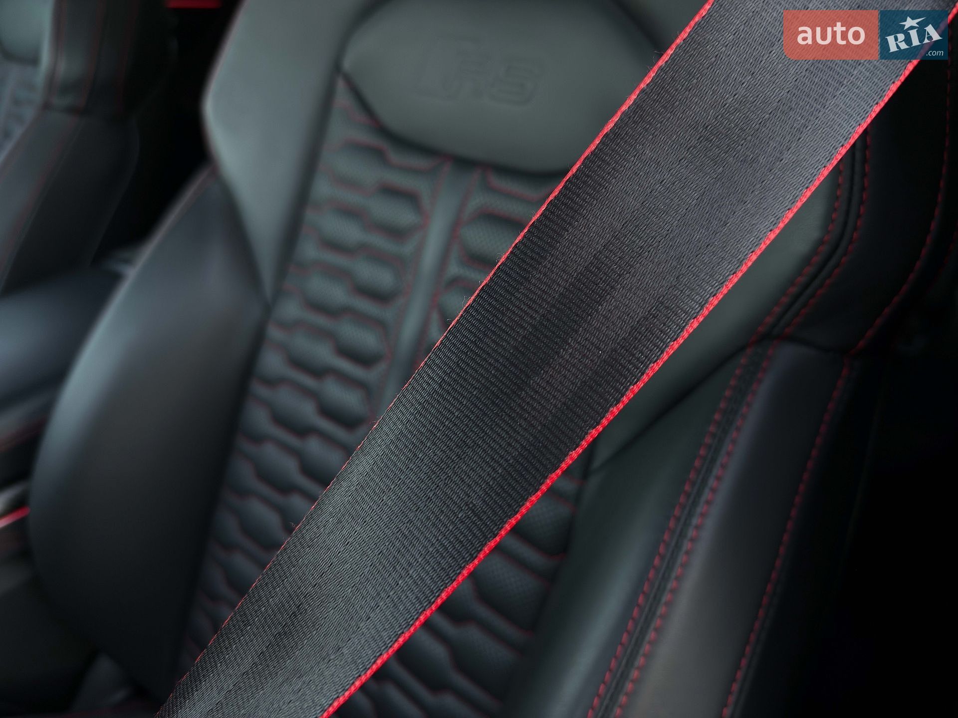 Audi RS Q8 2021 VIN WUAZZZF12ND003535 фото оголошення 45 з 139
