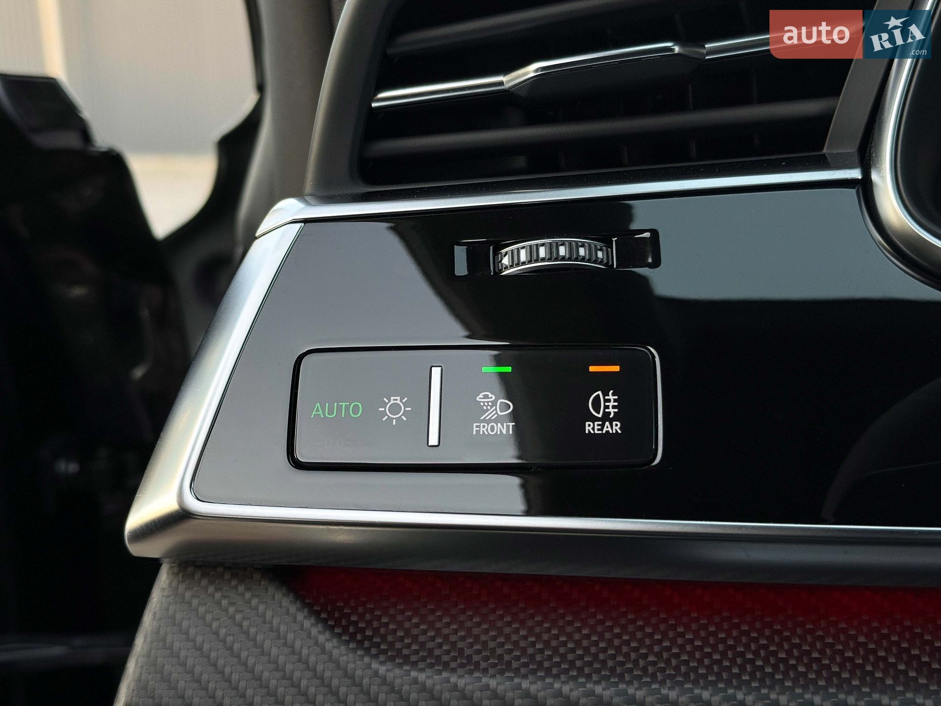 Audi RS Q8 2021 VIN WUAZZZF12ND003535 фото оголошення 52 з 139