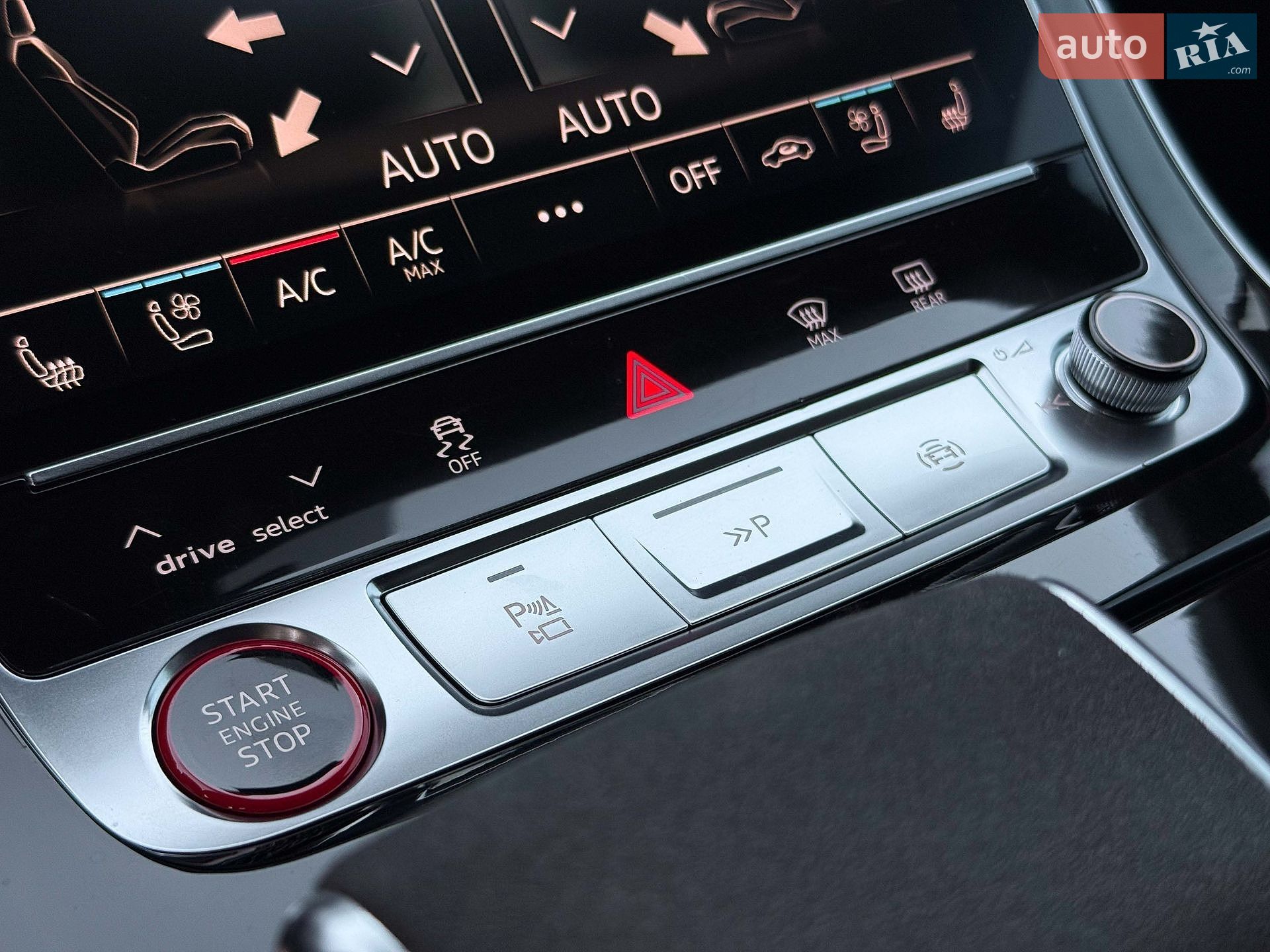 Audi RS Q8 2021 VIN WUAZZZF12ND003535 фото оголошення 69 з 139