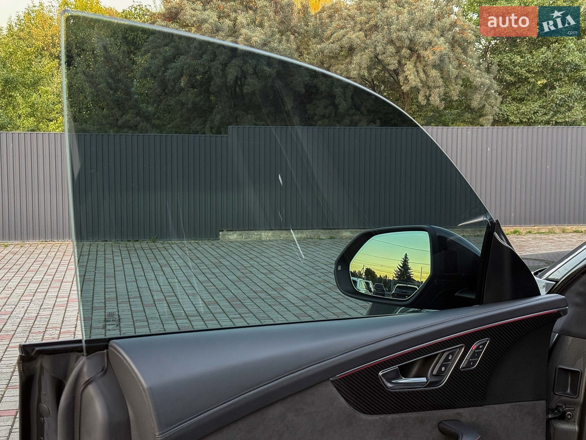 Audi RS Q8 2021 VIN WUAZZZF12ND003535 фото оголошення 32 з 139