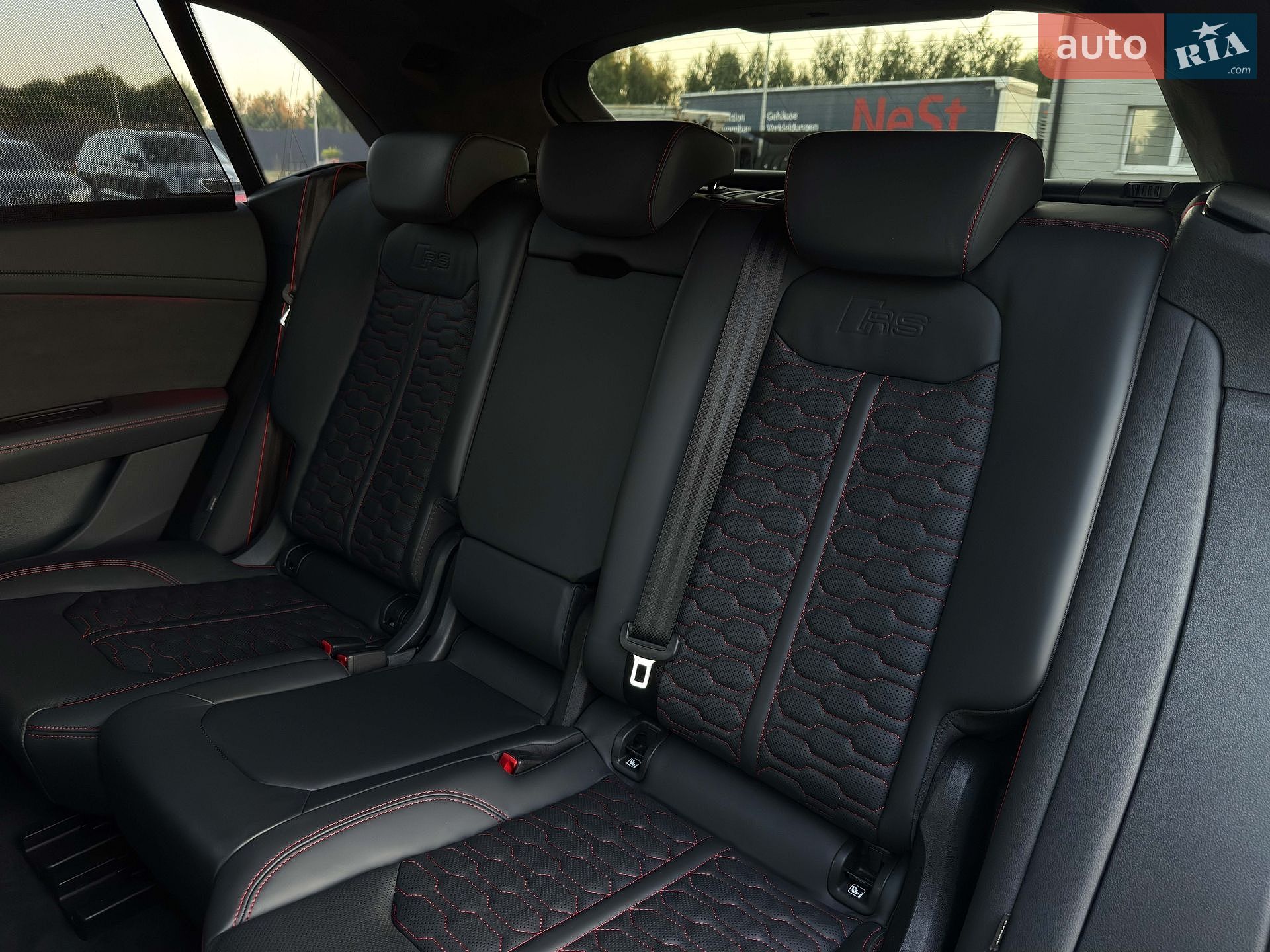 Audi RS Q8 2021 VIN WUAZZZF12ND003535 фото оголошення 80 з 139