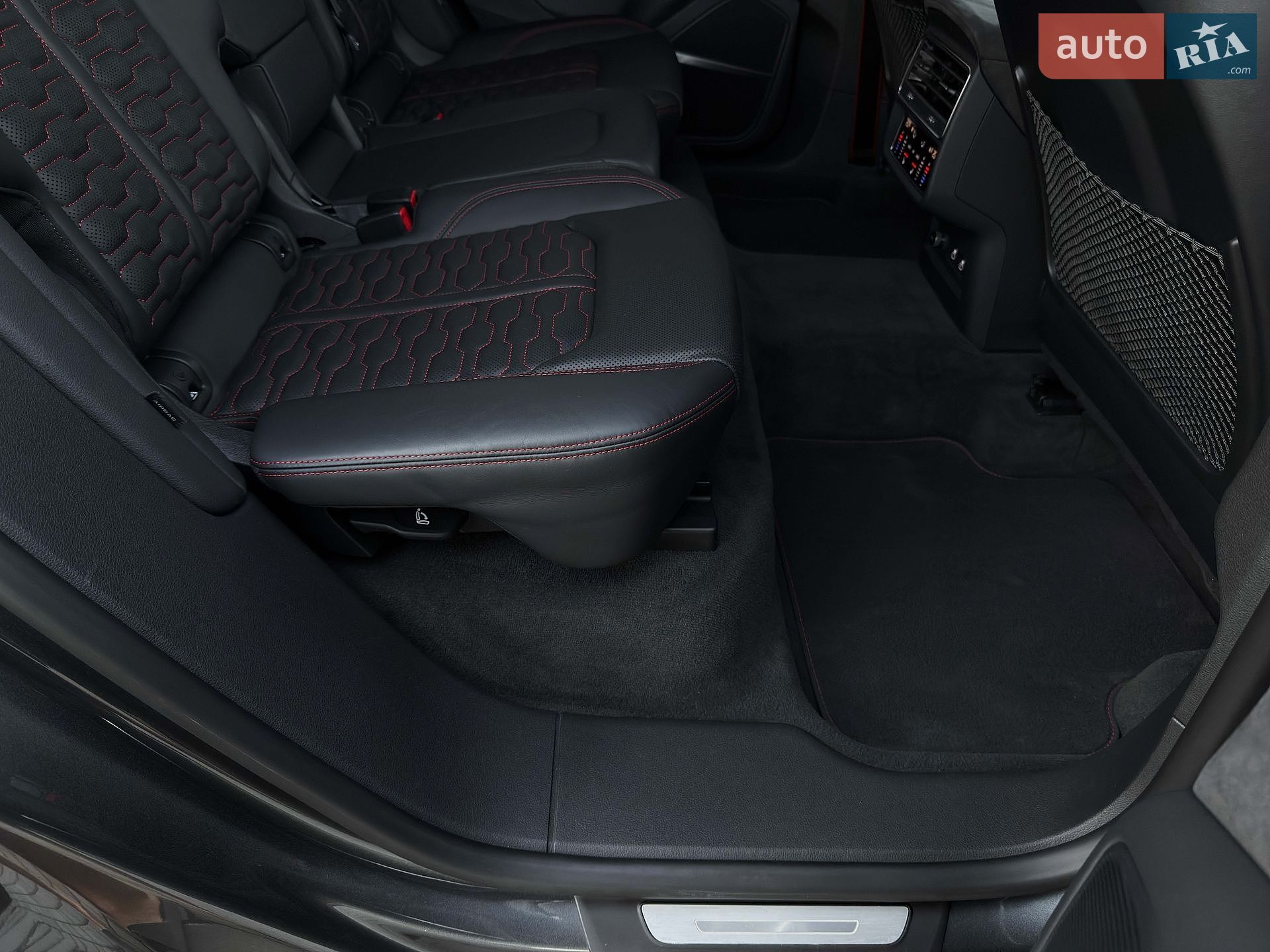 Audi RS Q8 2021 VIN WUAZZZF12ND003535 фото оголошення 92 з 139