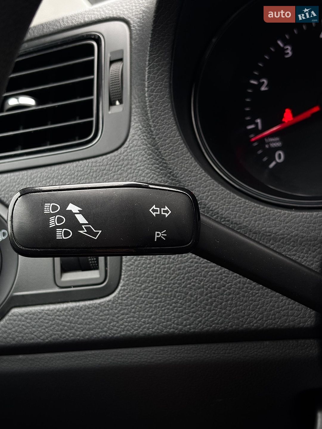 Volkswagen Polo 2015 VIN WVWZZZ6RZFY245839 фото оголошення 20 з 31