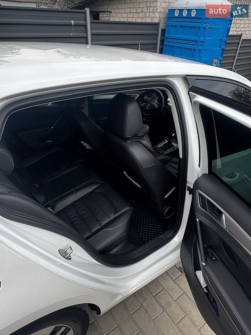 Volkswagen e-Golf 2015 VIN WVWZZZAUZGW906737 фото оголошення 7 з 15