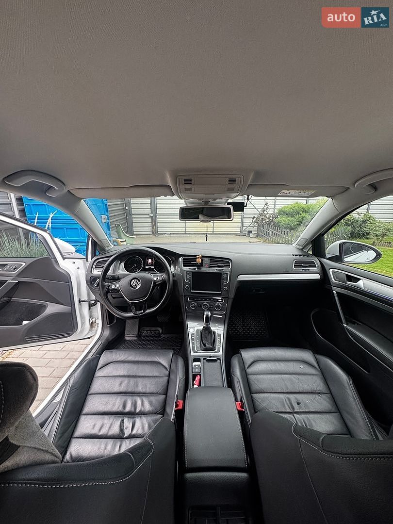 Volkswagen e-Golf 2015 VIN WVWZZZAUZGW906737 фото оголошення 11 з 15