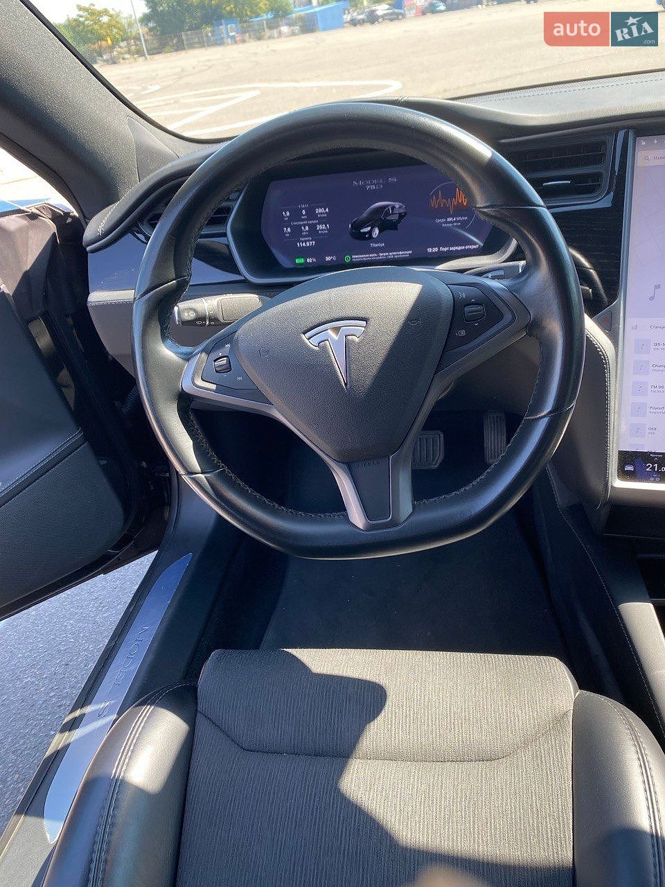 Tesla Model S 2018 VIN 5YJSA7E2XJF263401 фото оголошення 5 з 17