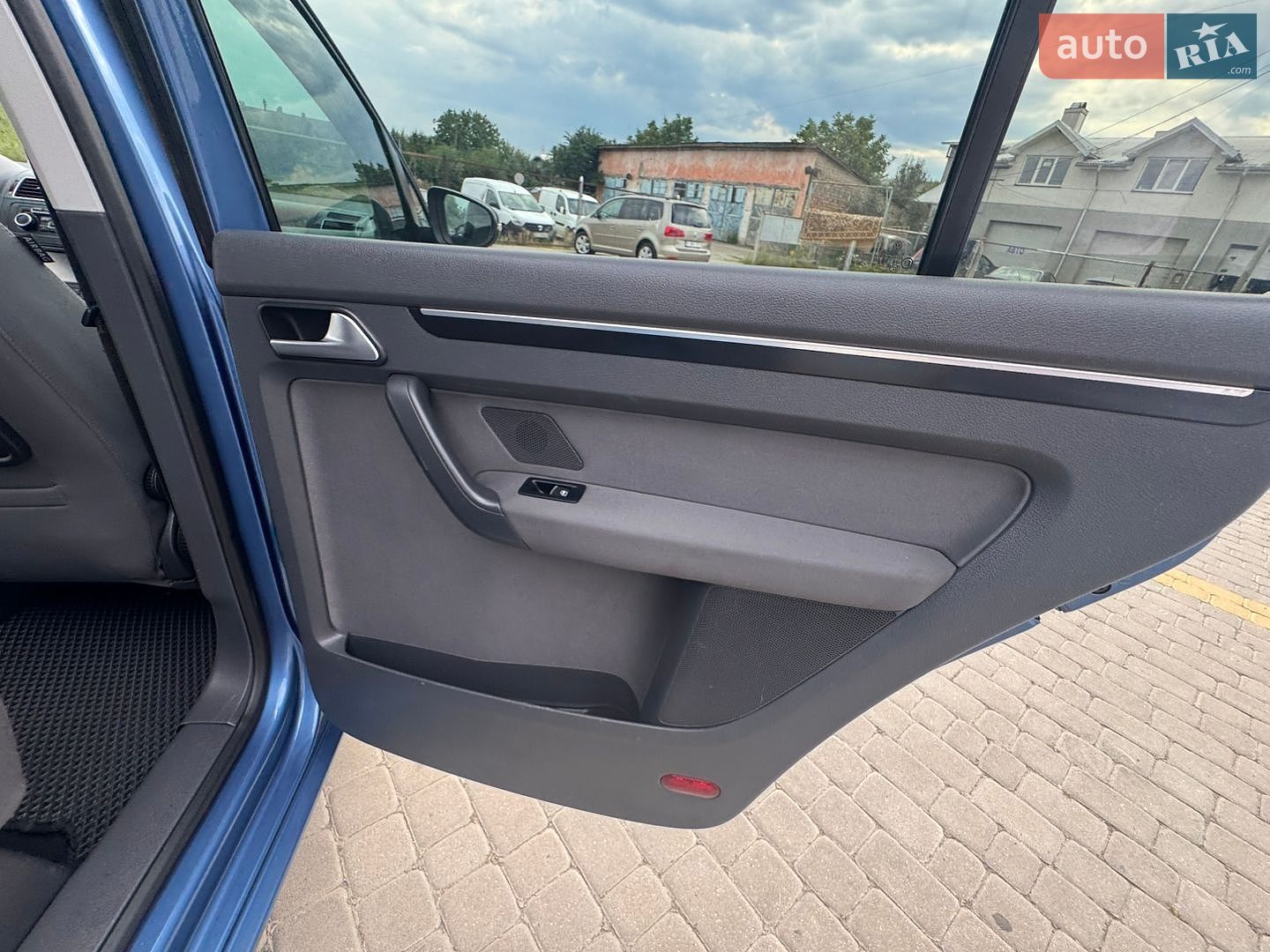 Volkswagen Touran 2011 VIN WVGZZZ1TZBW084681 фото оголошення 53 з 68