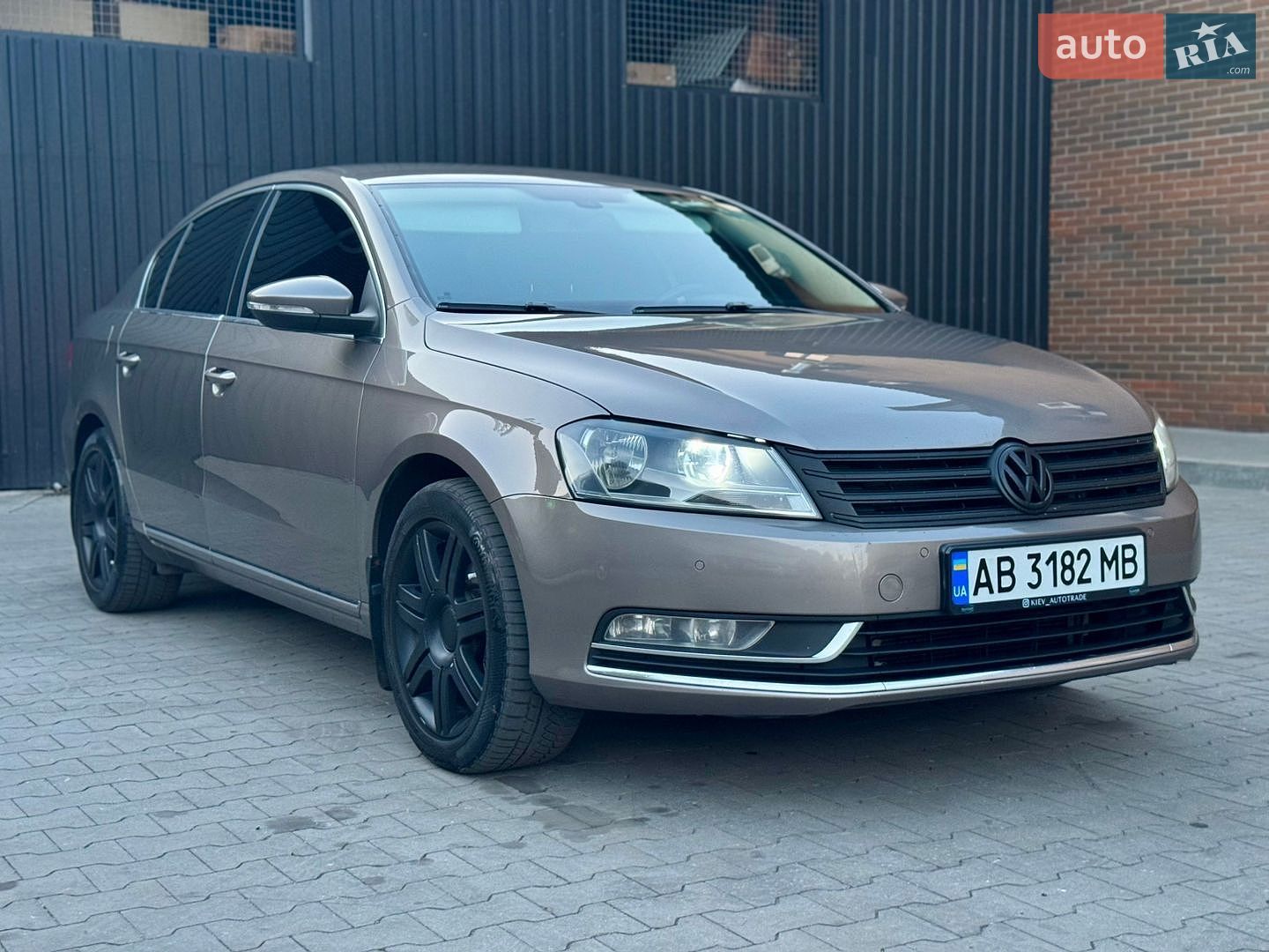 Volkswagen Passat 2011 VIN WVWZZZ3CZBP327057 фото оголошення 7 з 35