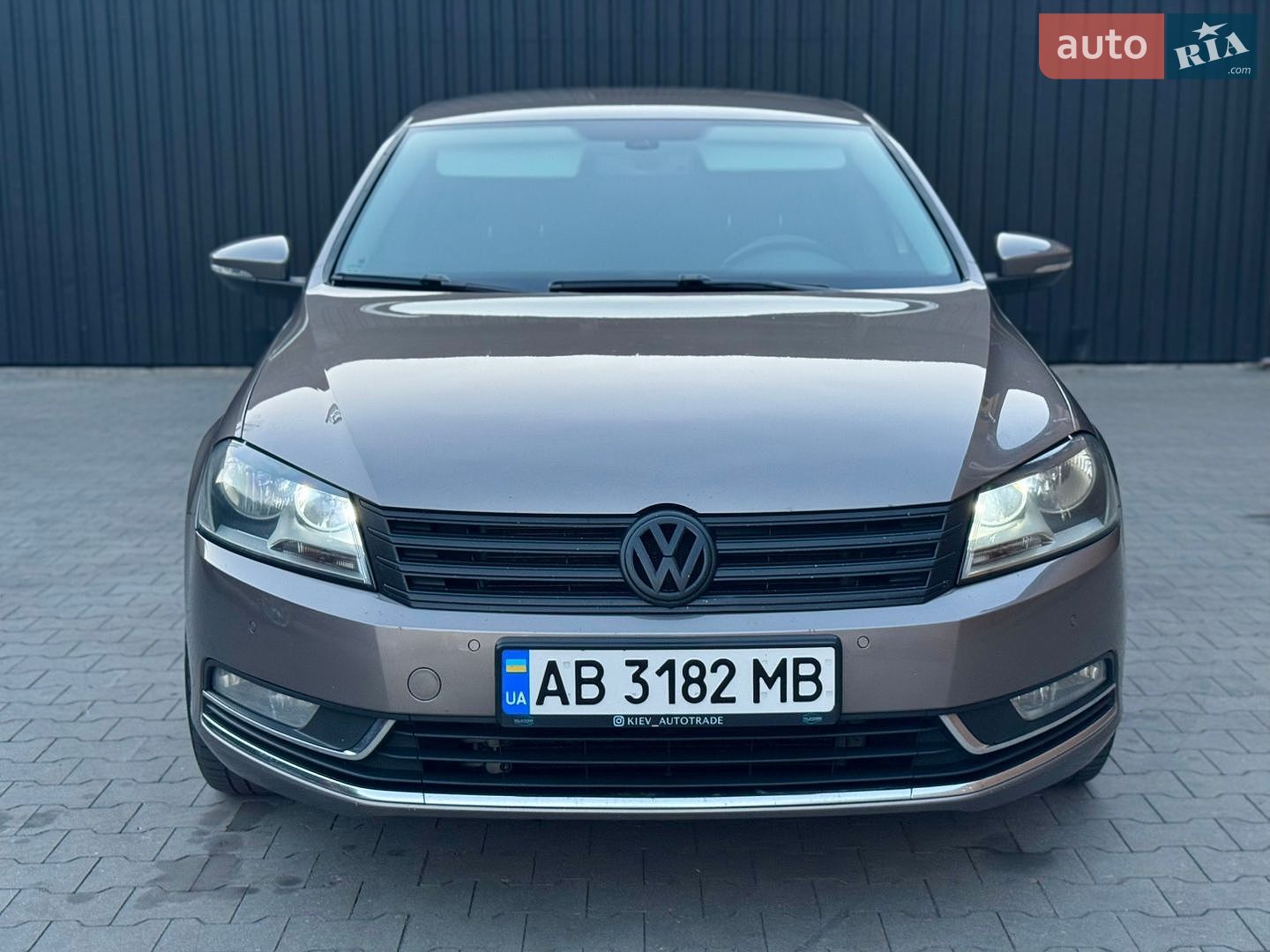 Volkswagen Passat 2011 VIN WVWZZZ3CZBP327057 фото оголошення 11 з 35