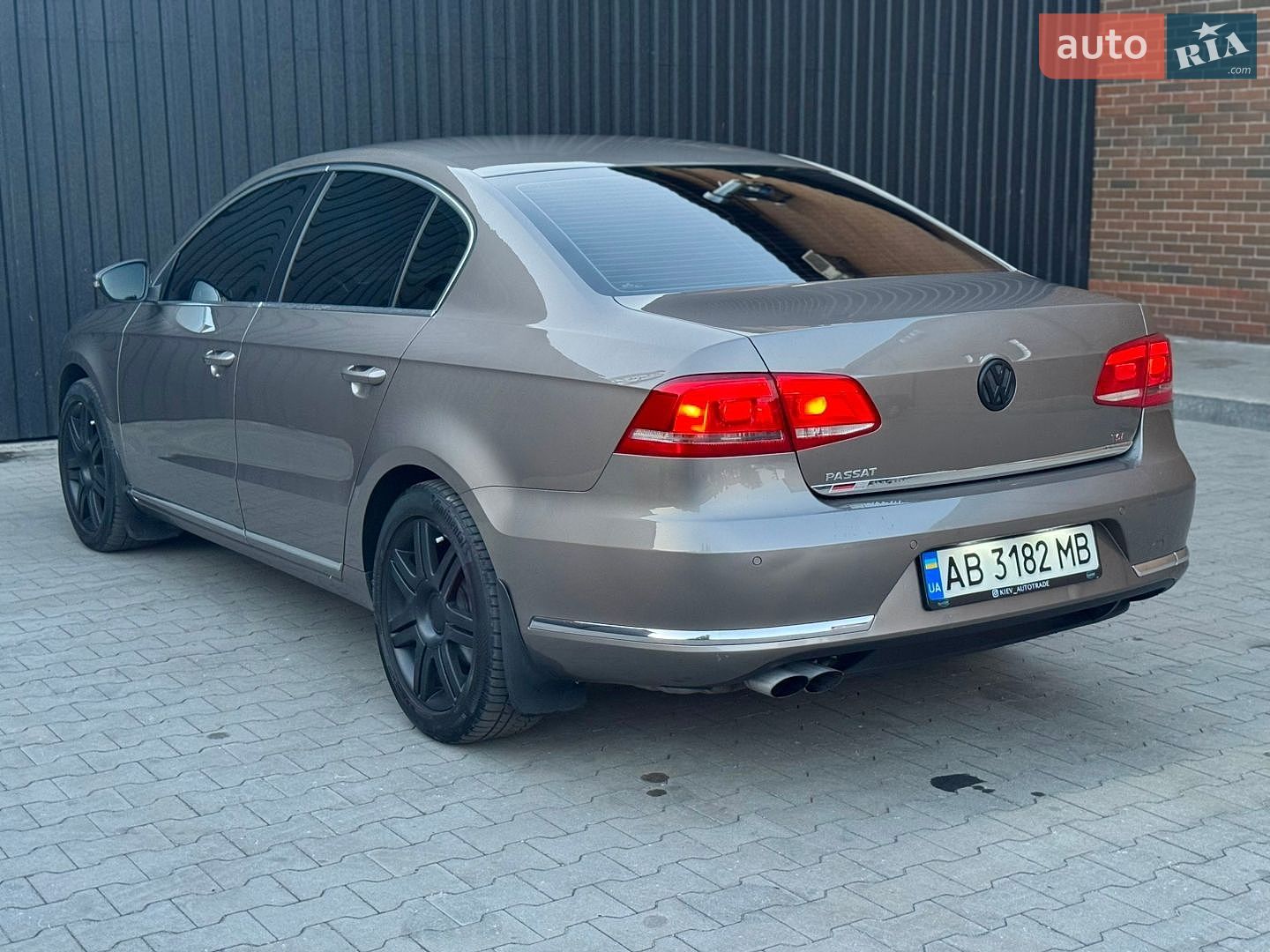 Volkswagen Passat 2011 VIN WVWZZZ3CZBP327057 фото оголошення 13 з 35