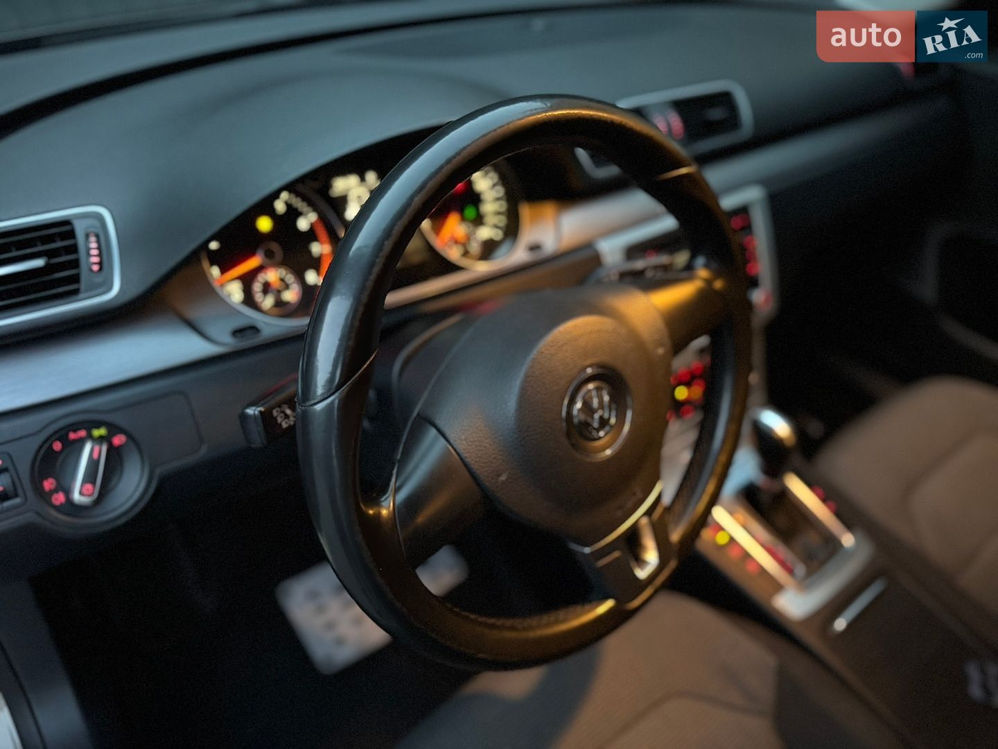 Volkswagen Passat 2011 VIN WVWZZZ3CZBP327057 фото оголошення 18 з 35