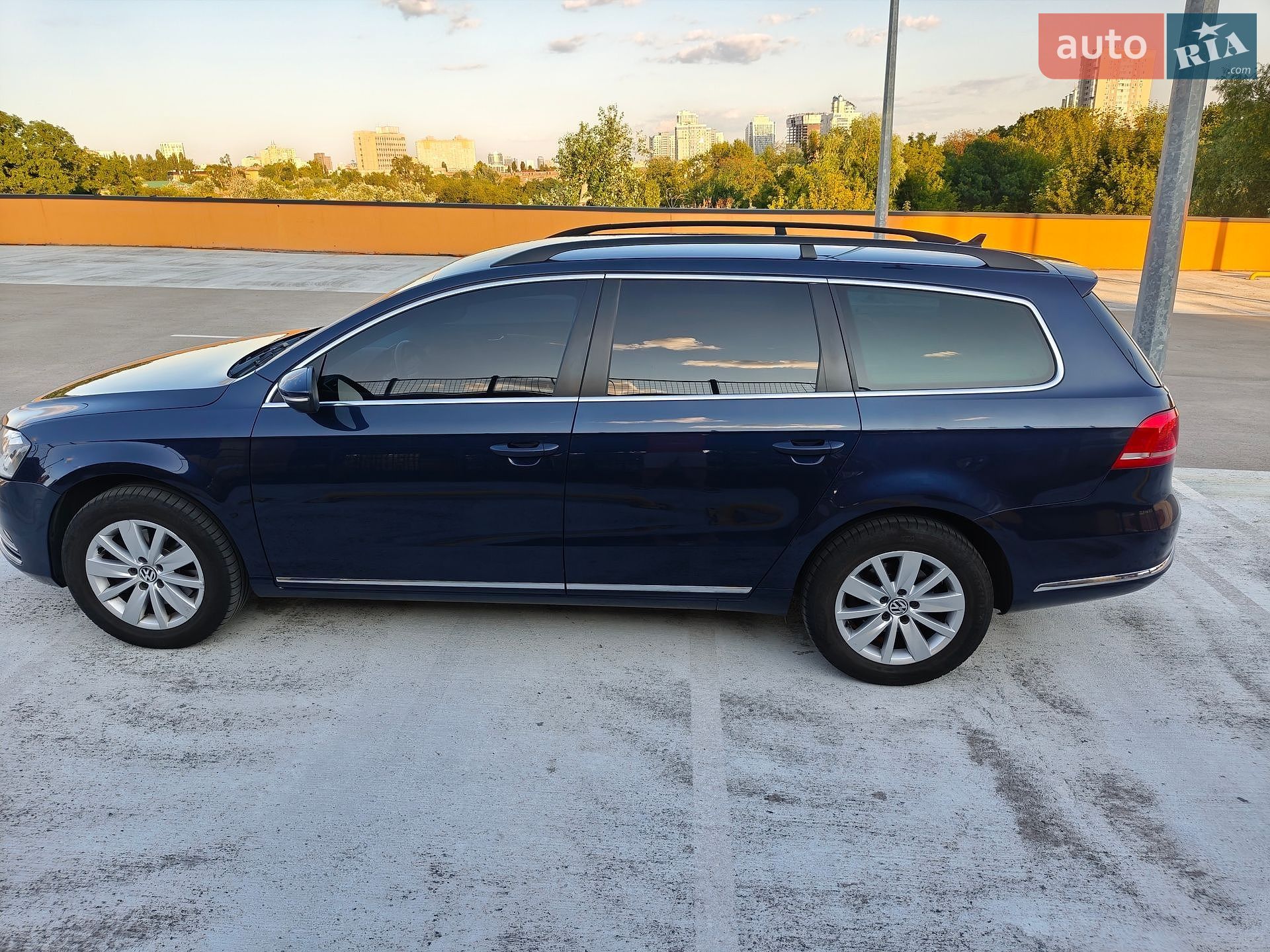 Volkswagen Passat 2013 VIN WVWZZZ3CZEE091900 фото оголошення 2 з 32