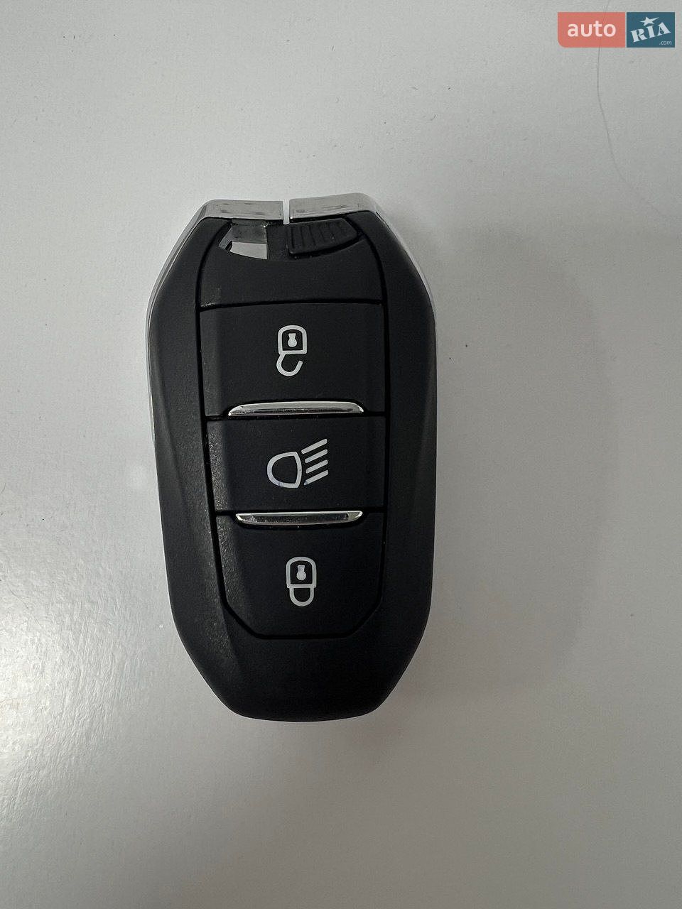 Peugeot 2008 2021 VIN VR3USHNSSMJ684824 фото оголошення 17 з 21
