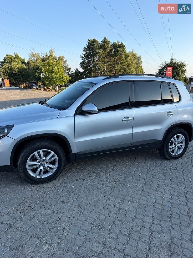 Volkswagen Tiguan 2016 VIN WVGBV7AX0HK021778 фото оголошення 4 з 26